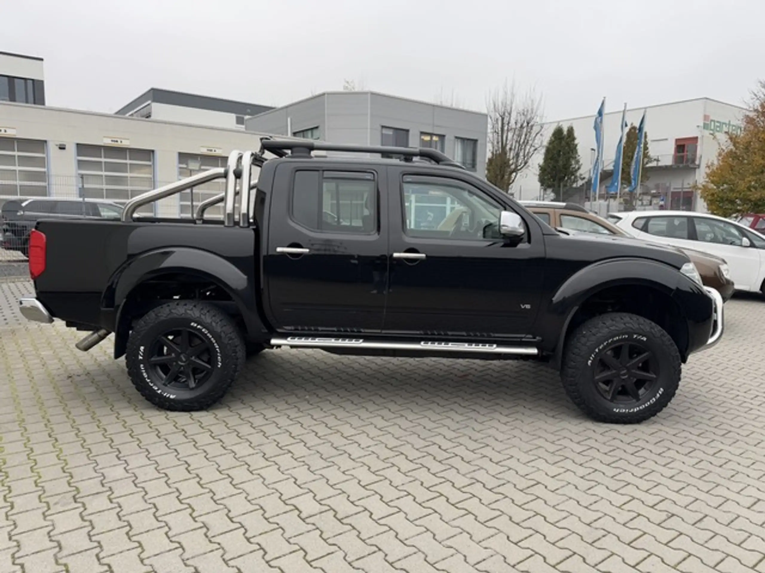 Nissan - Navara