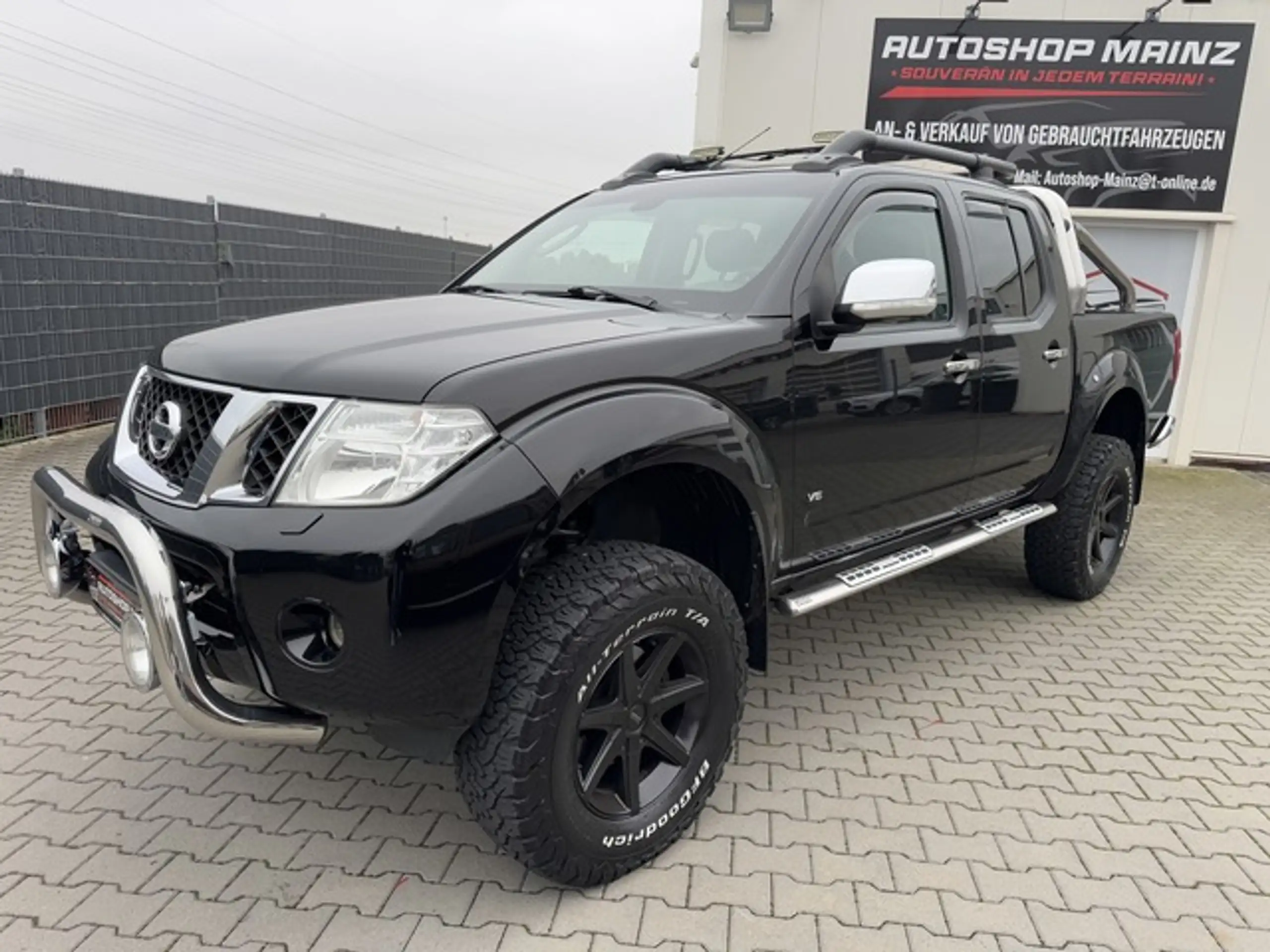 Nissan - Navara