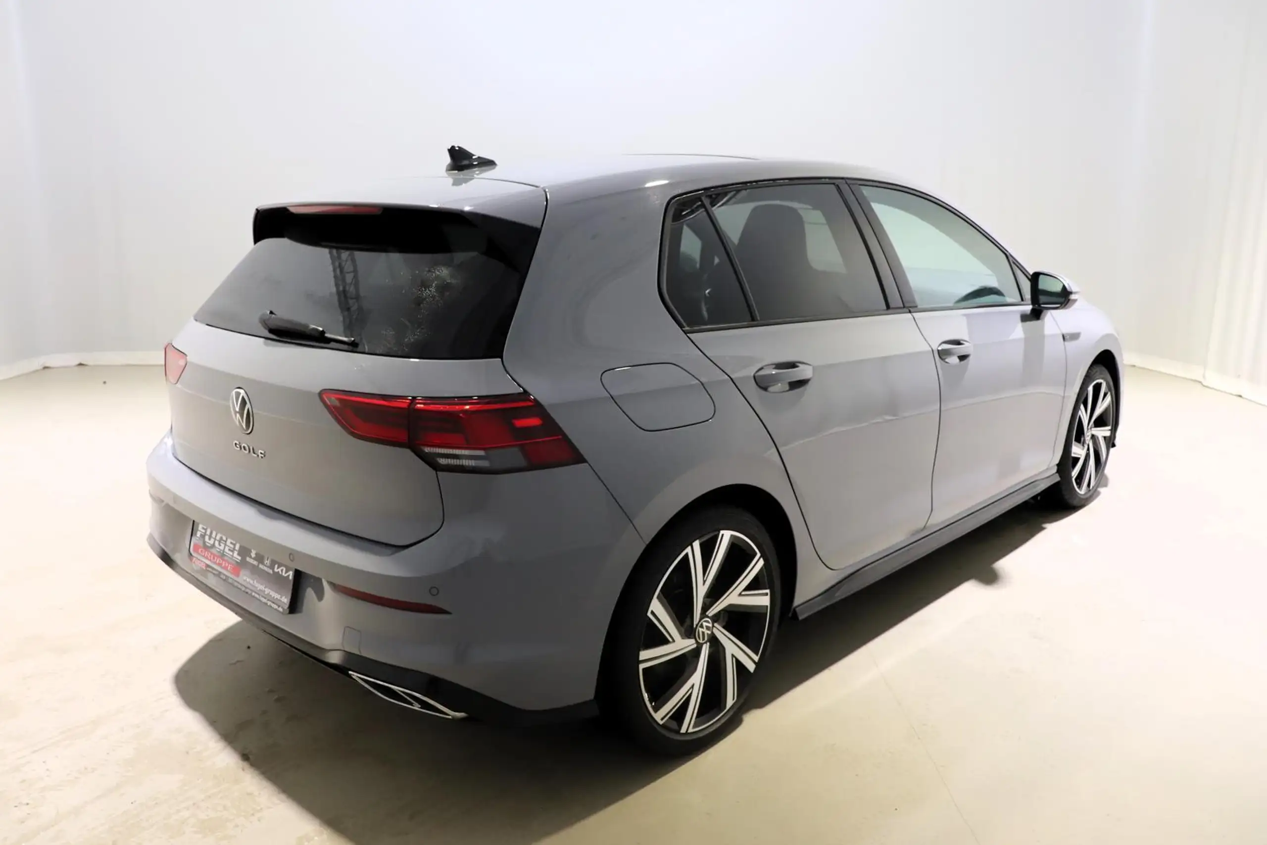 Volkswagen - Golf