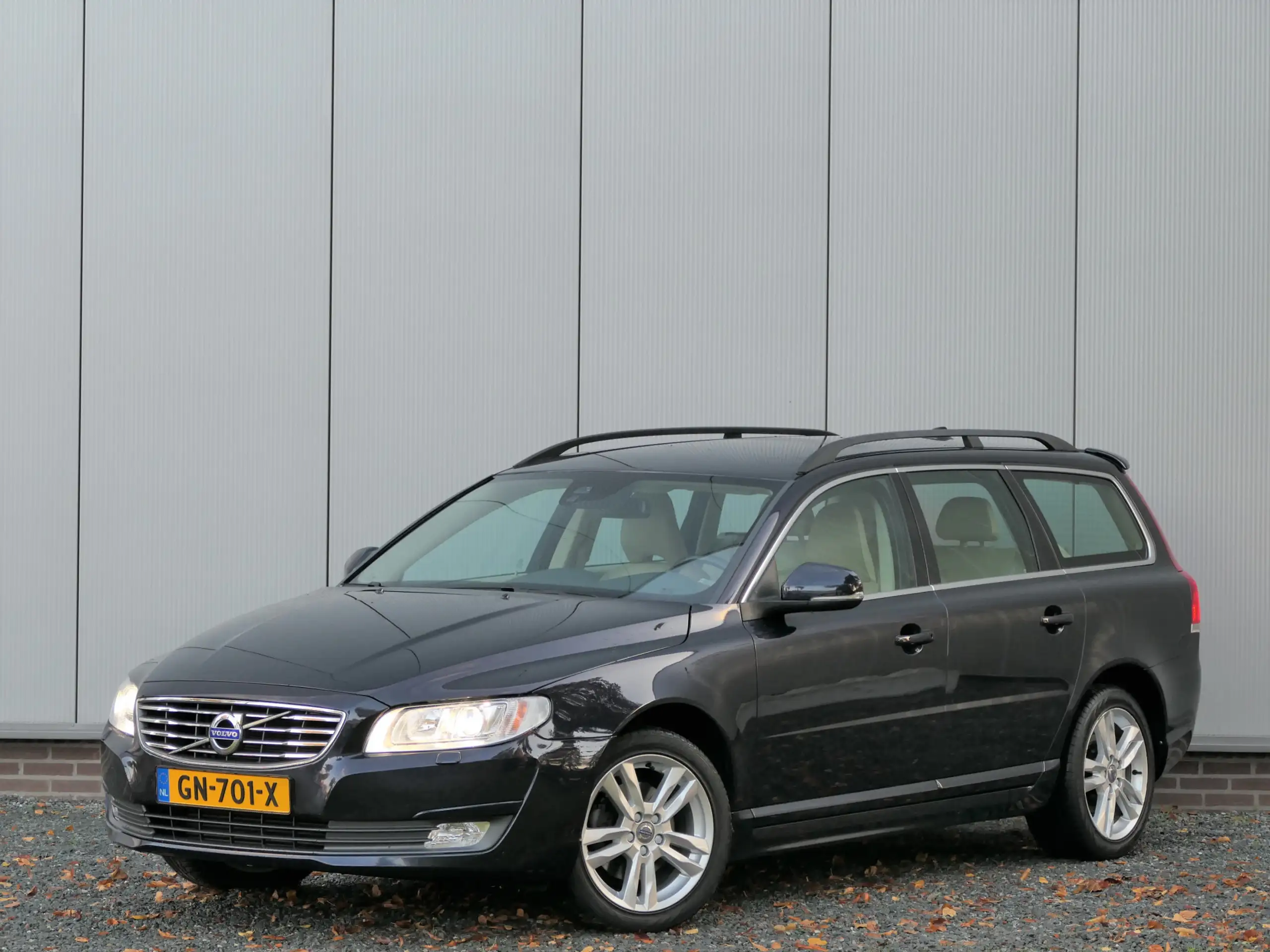 Volvo V70 2015