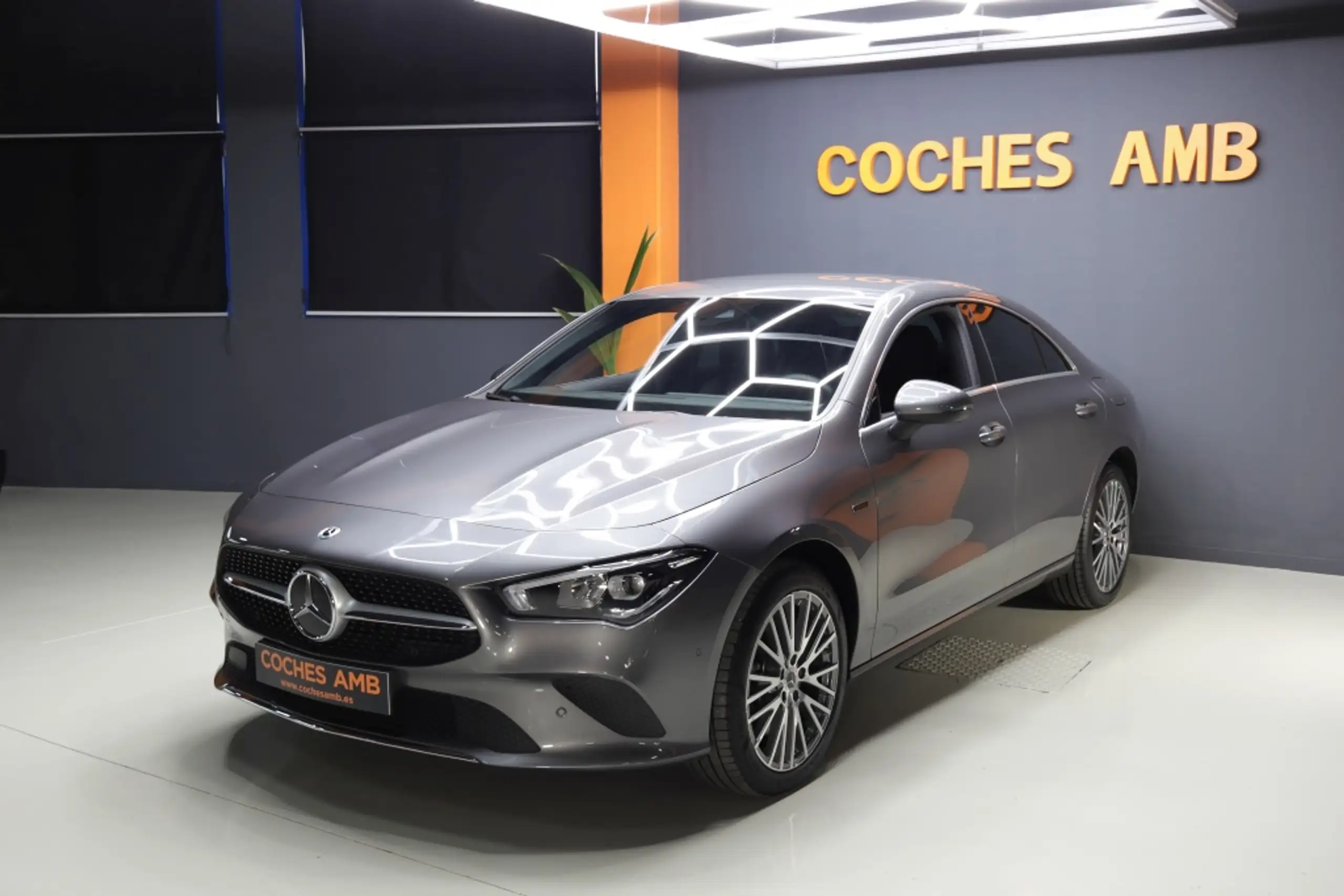 Mercedes-Benz - CLA 250