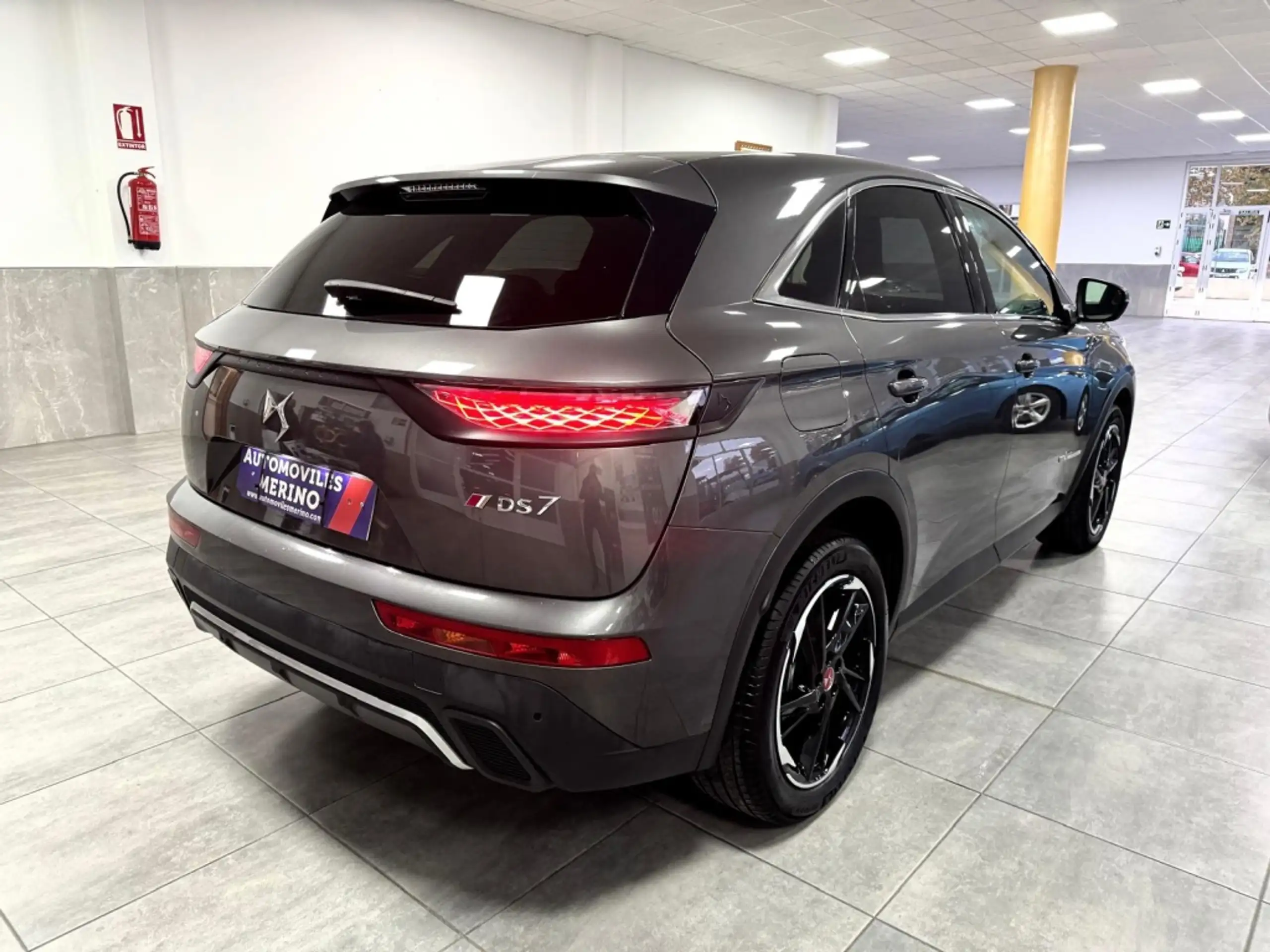 DS Automobiles - DS 7 Crossback