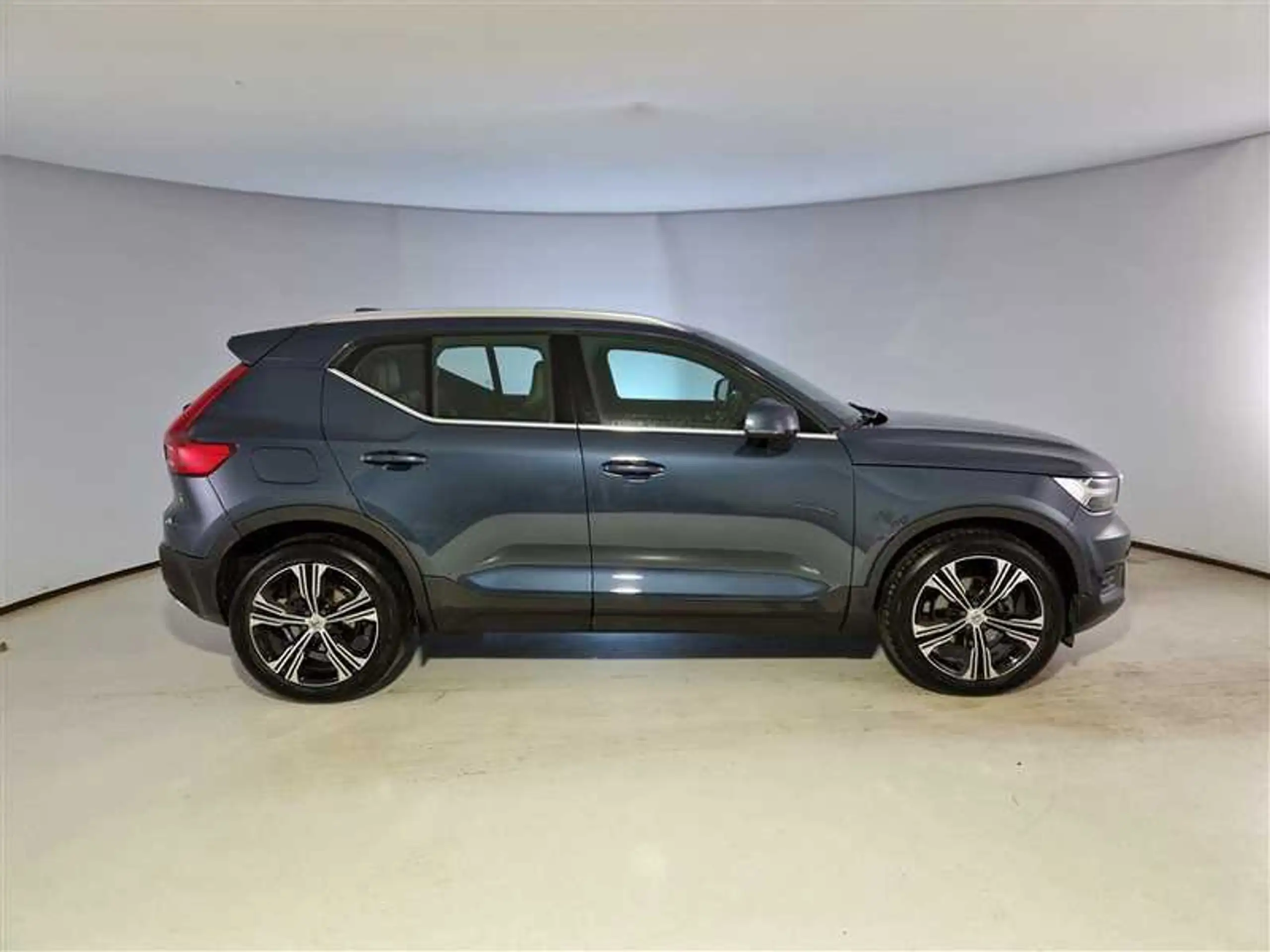 Volvo - XC40