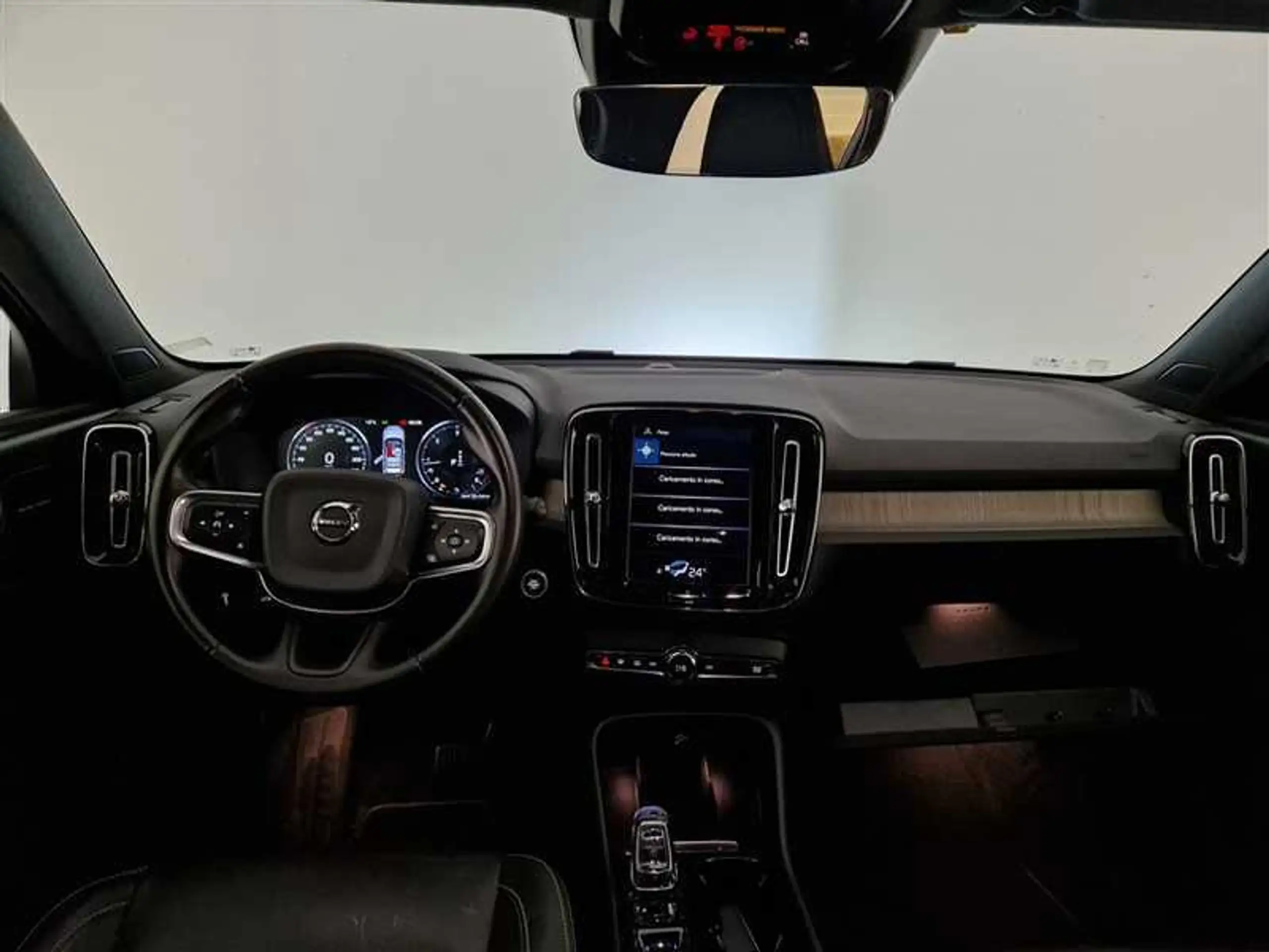 Volvo - XC40