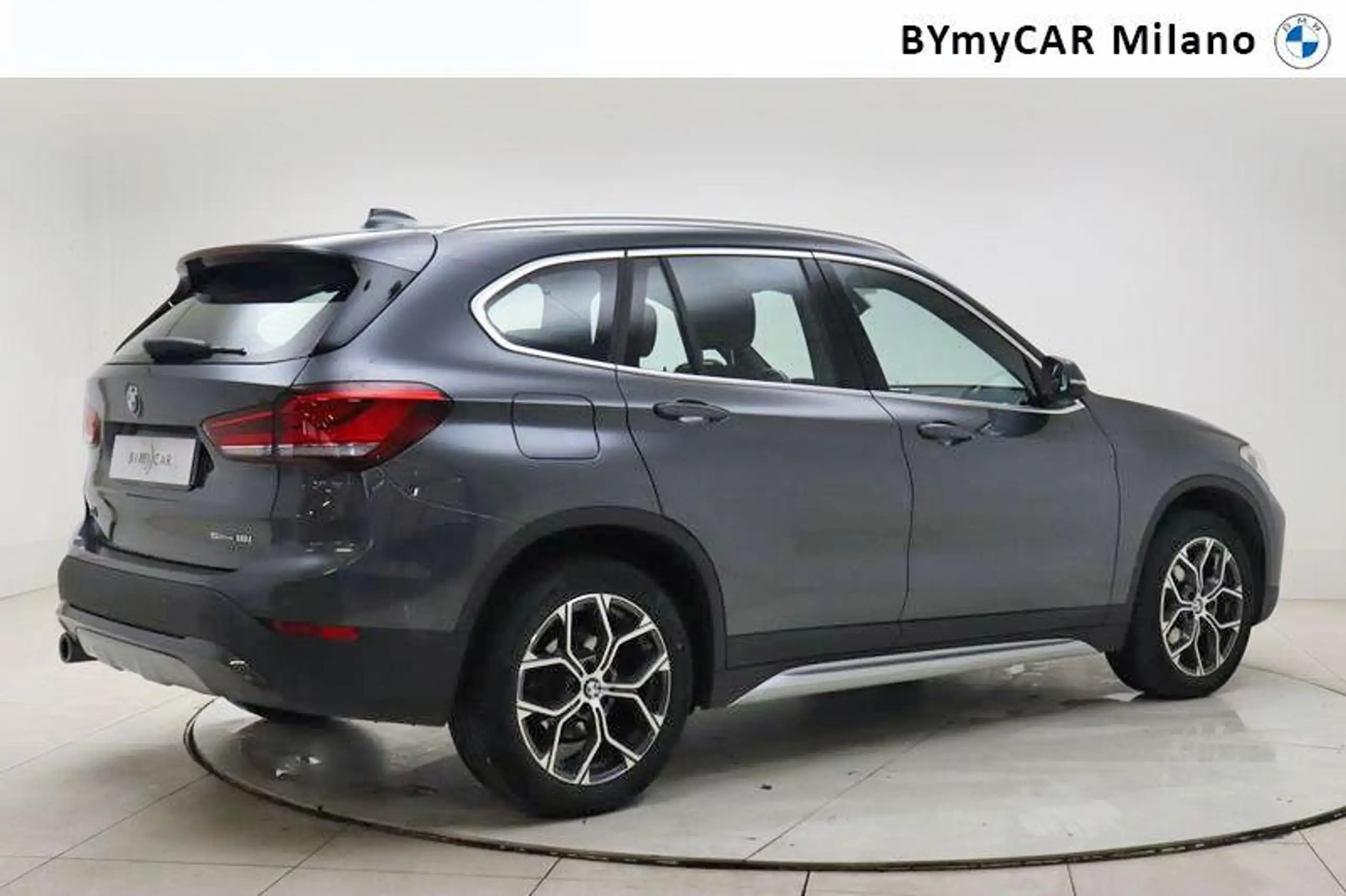 BMW - X1