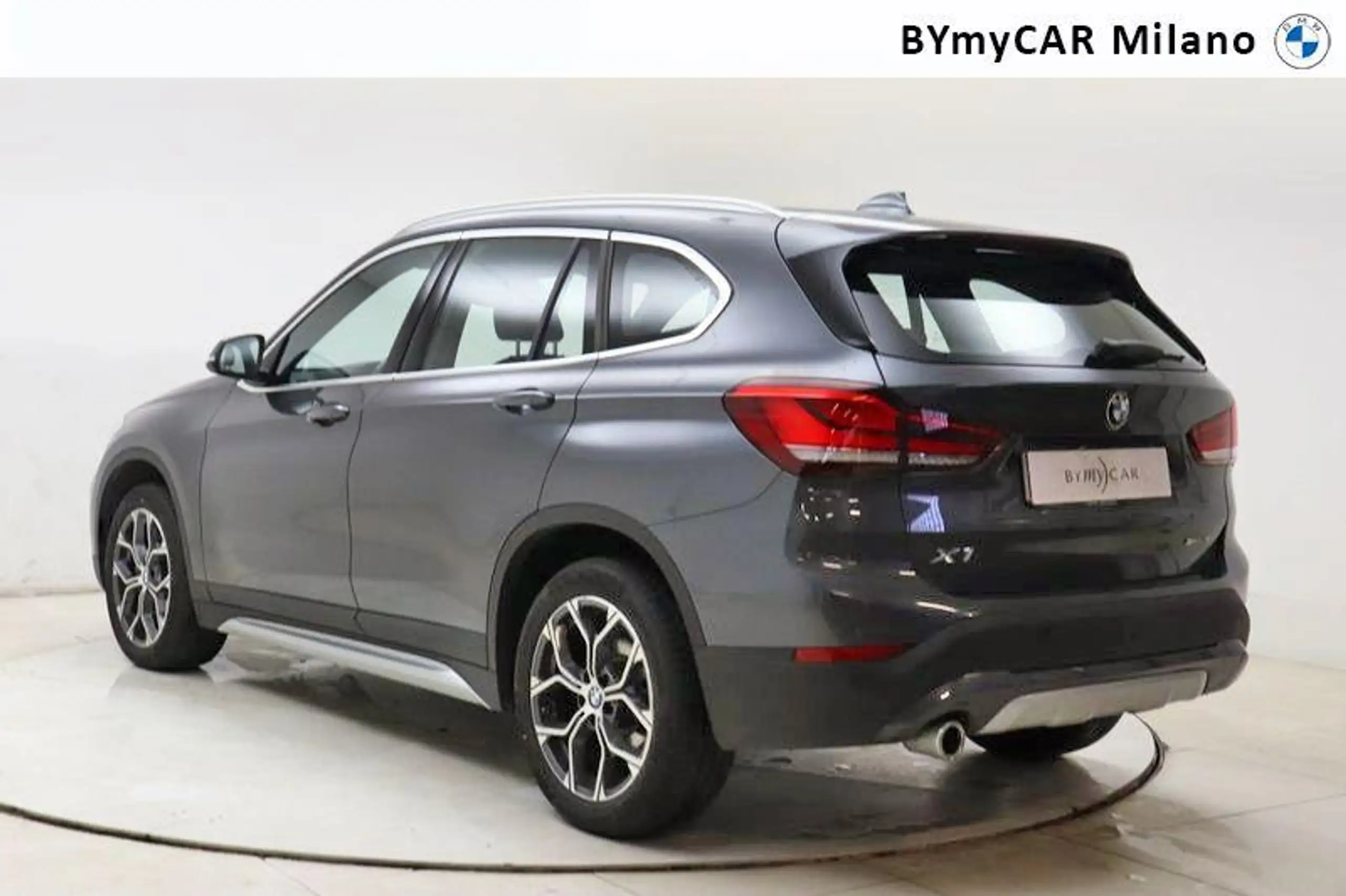 BMW - X1