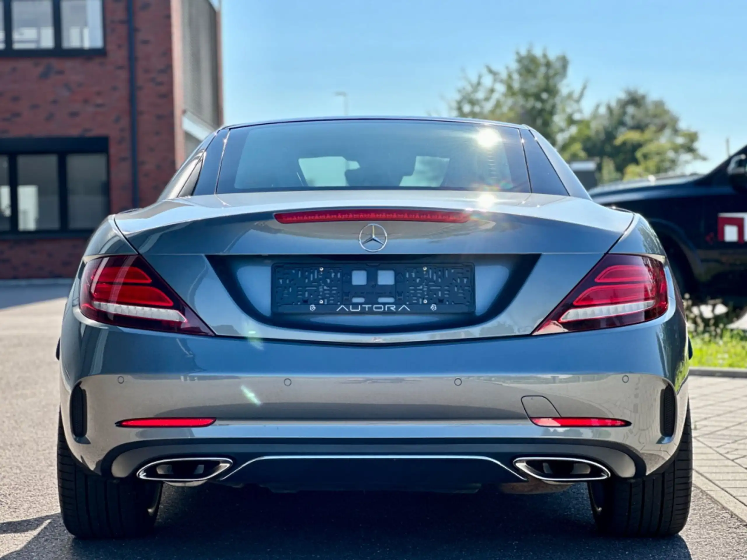 Mercedes-Benz - SLC 200