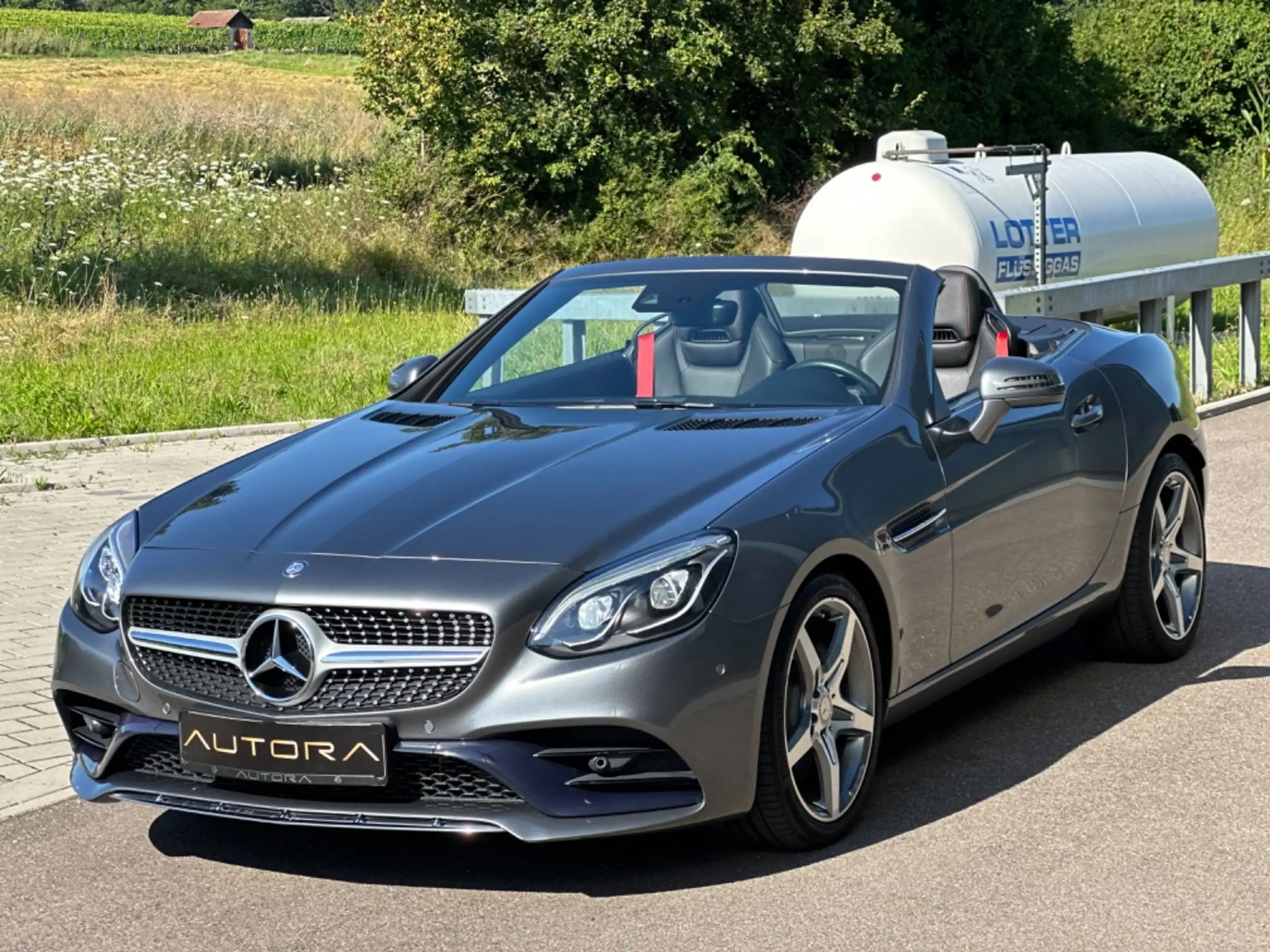 Mercedes-Benz - SLC 200