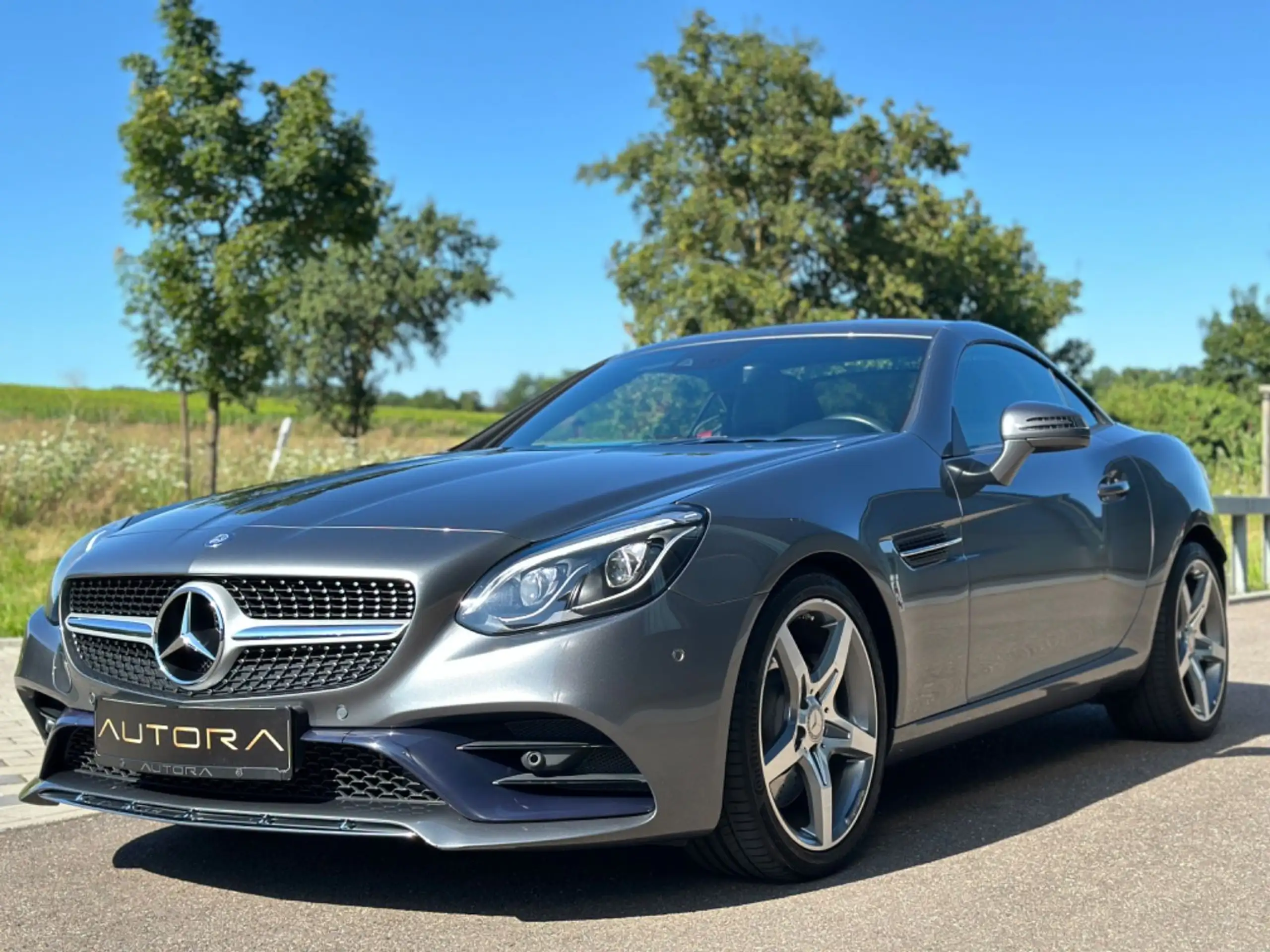 Mercedes-Benz - SLC 200