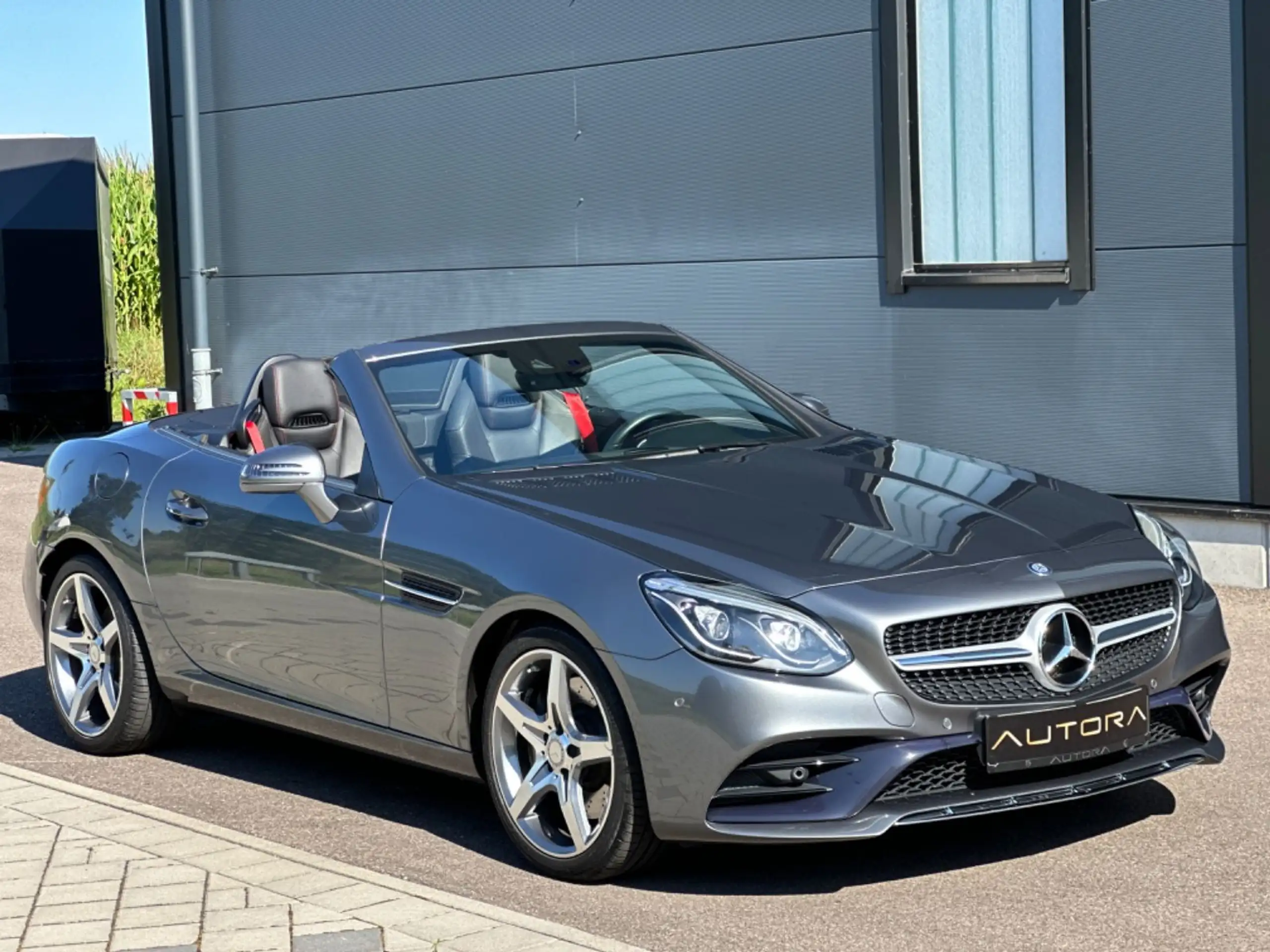 Mercedes-Benz - SLC 200