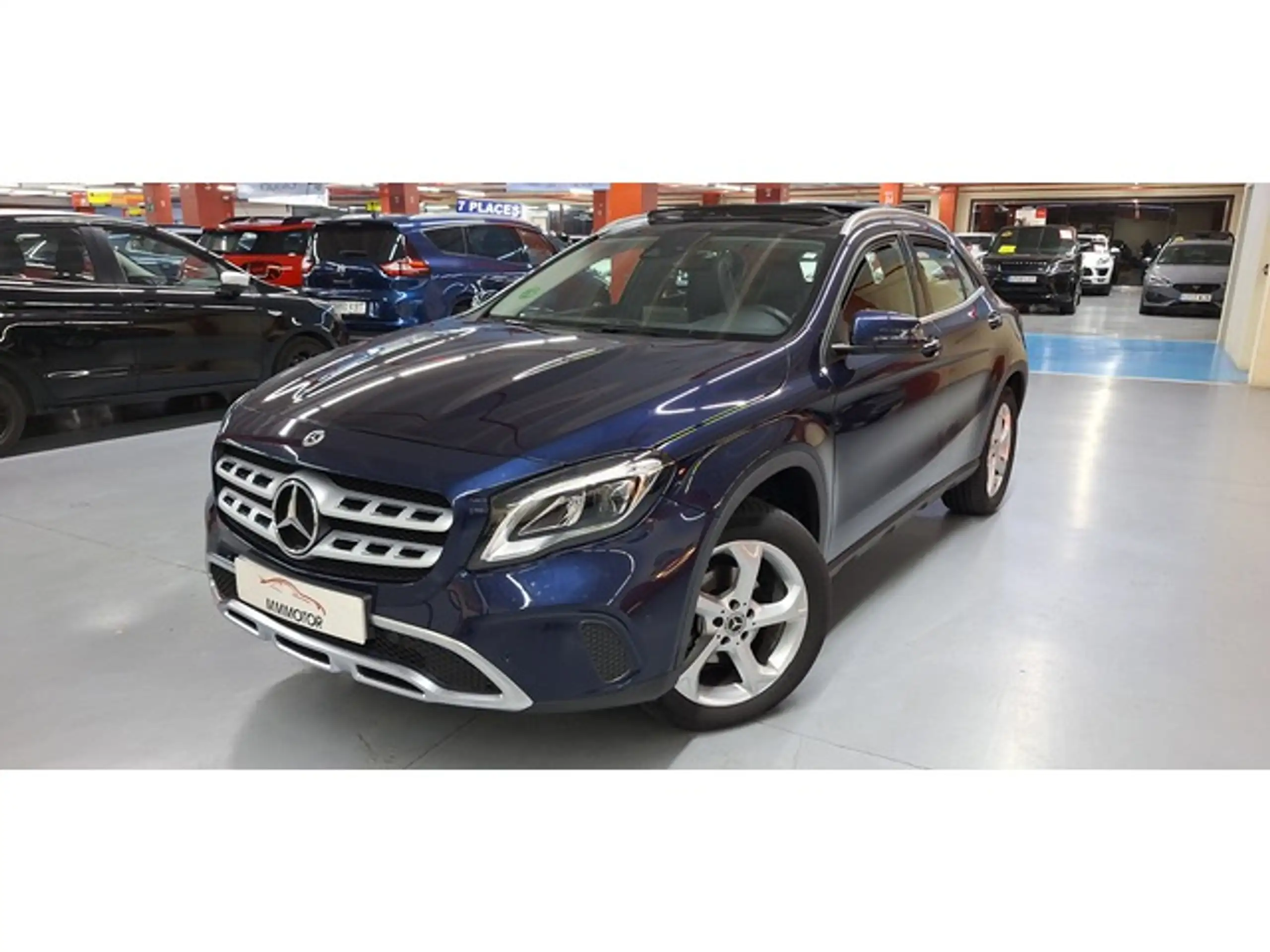 Mercedes-Benz - GLA 220