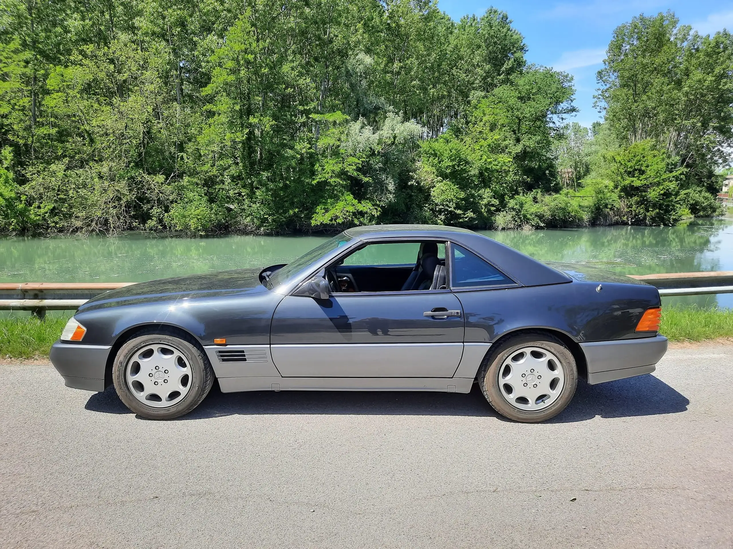 Mercedes-Benz - SL 320