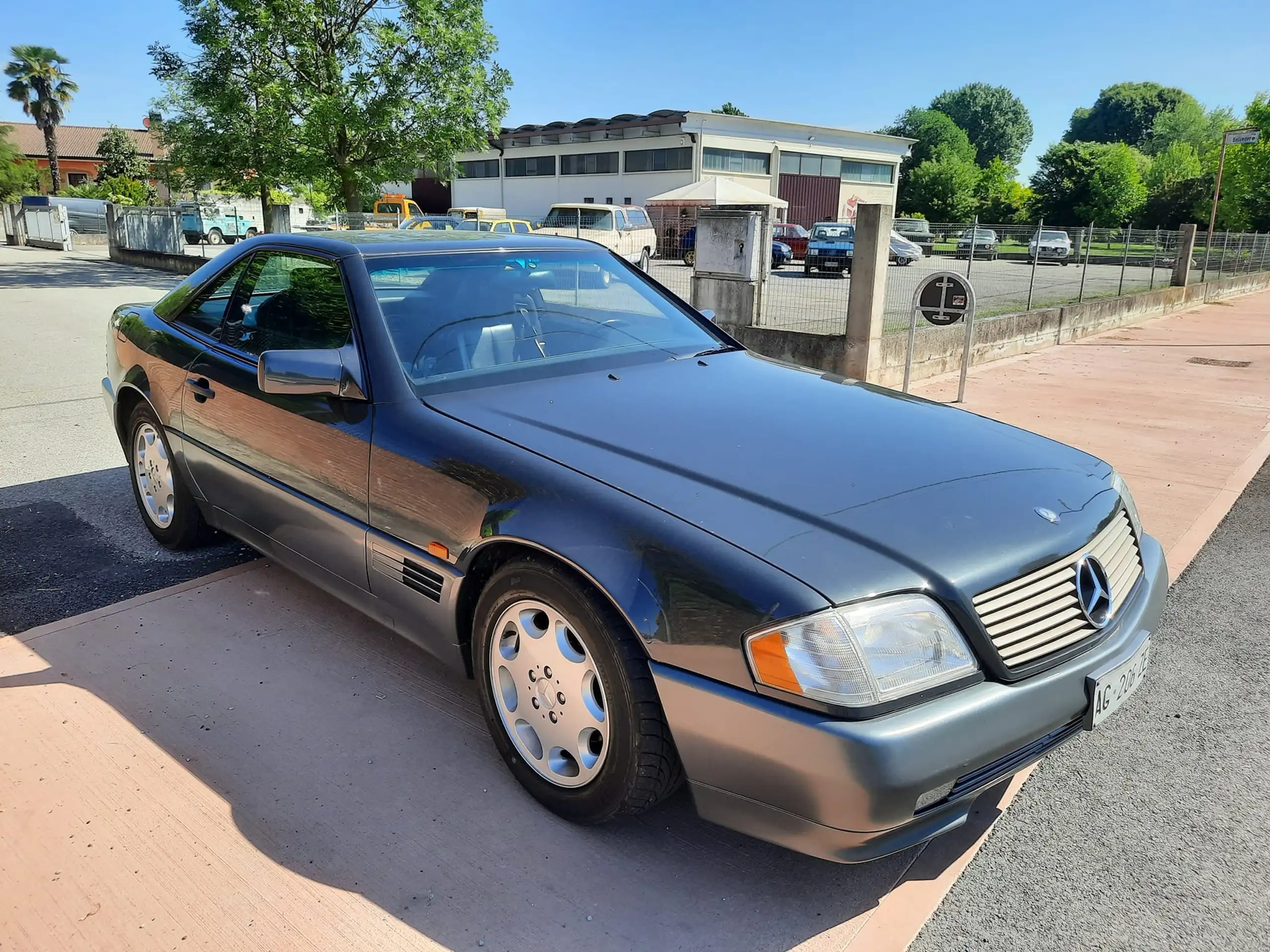 Mercedes-Benz - SL 320