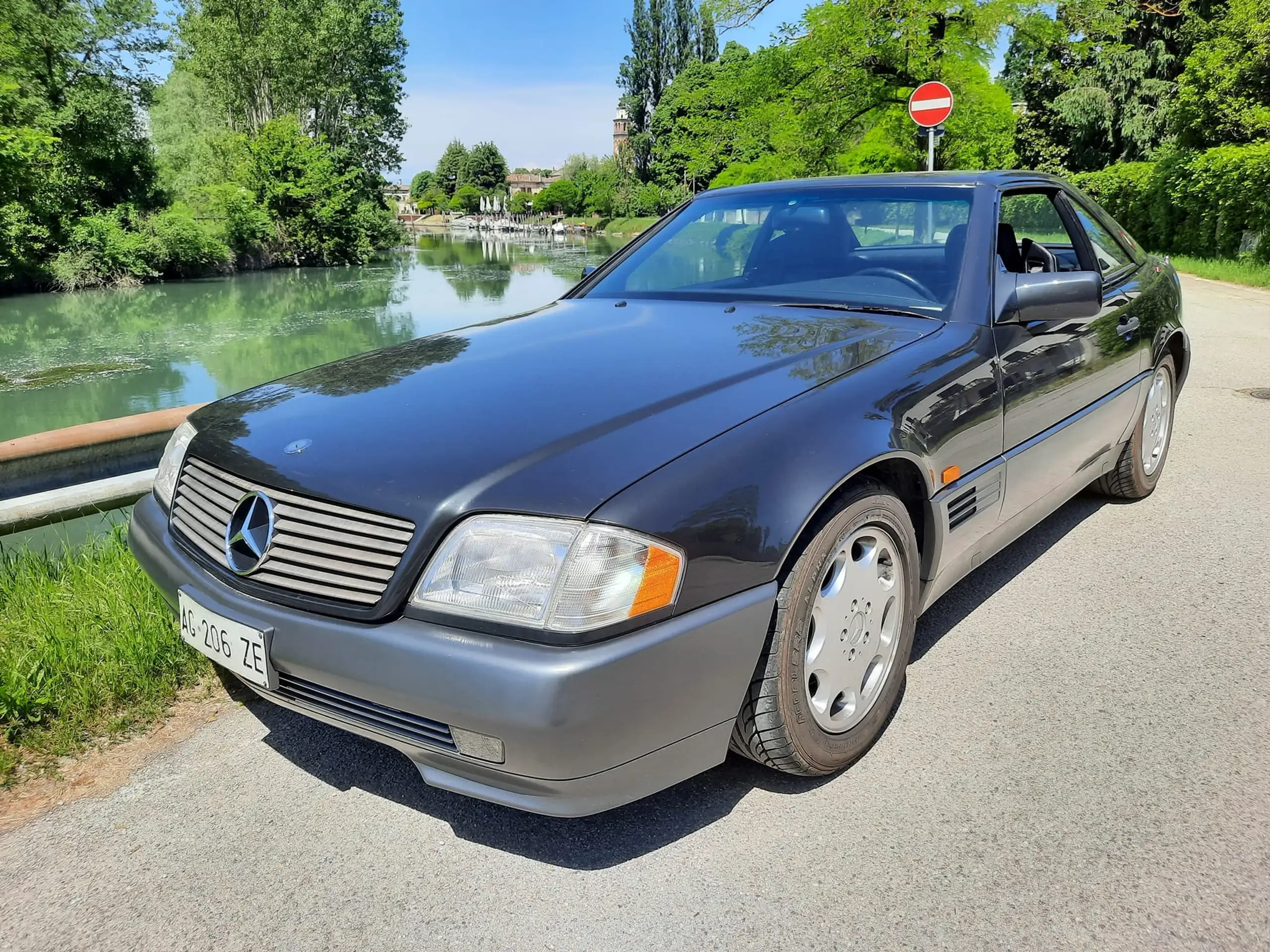 Mercedes-Benz - SL 320