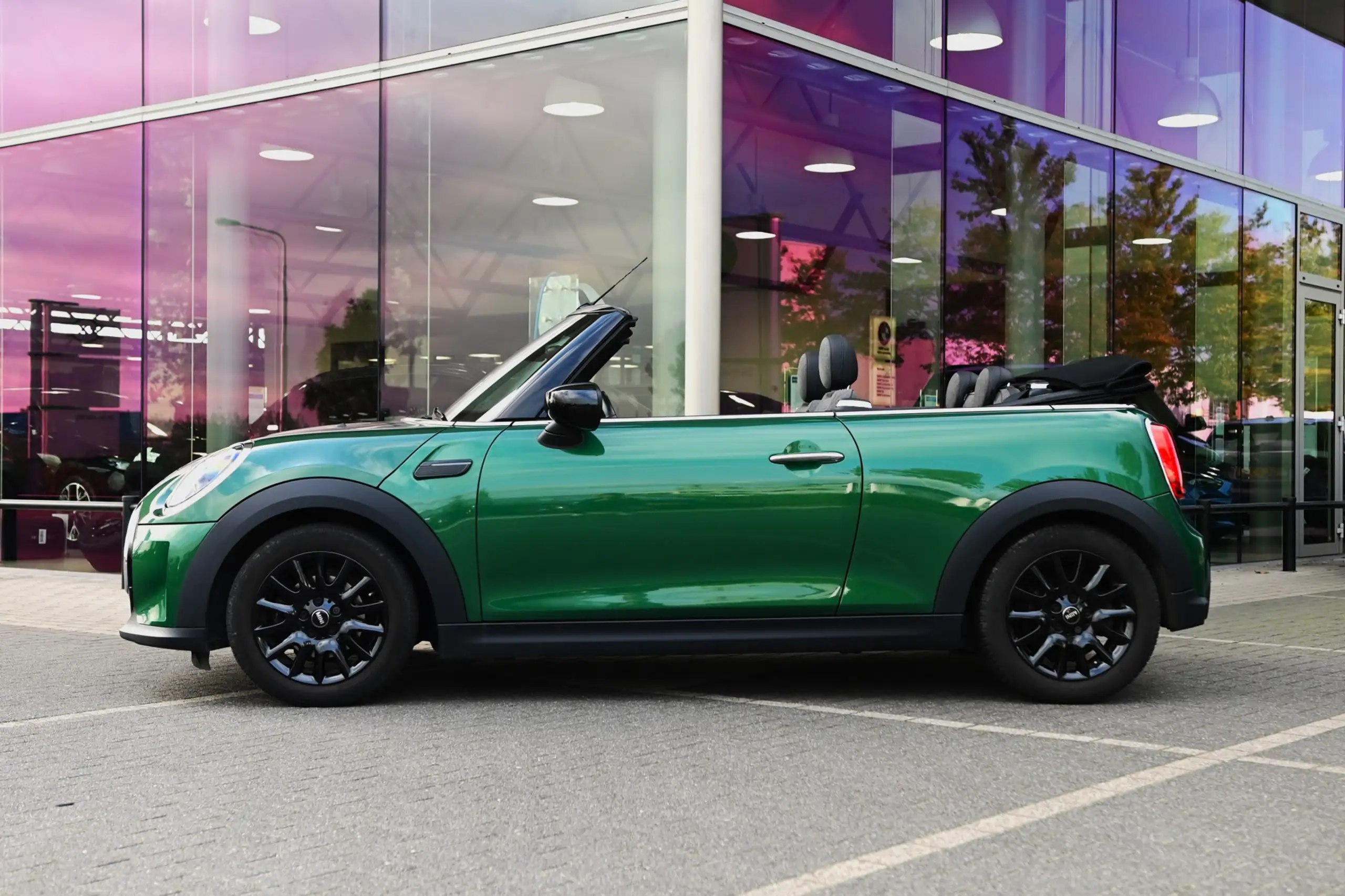 MINI - Cooper Cabrio