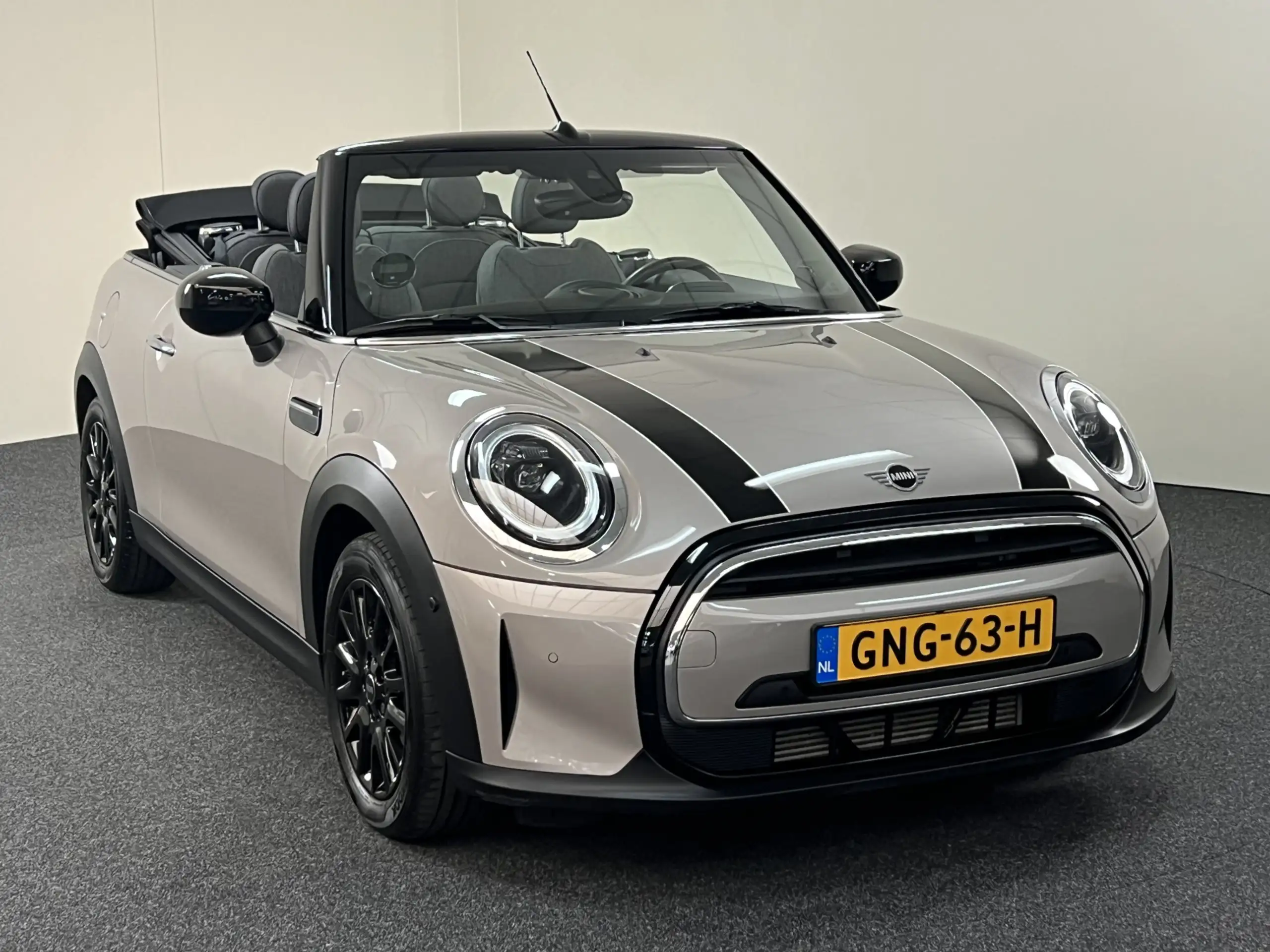 MINI - Cooper Cabrio