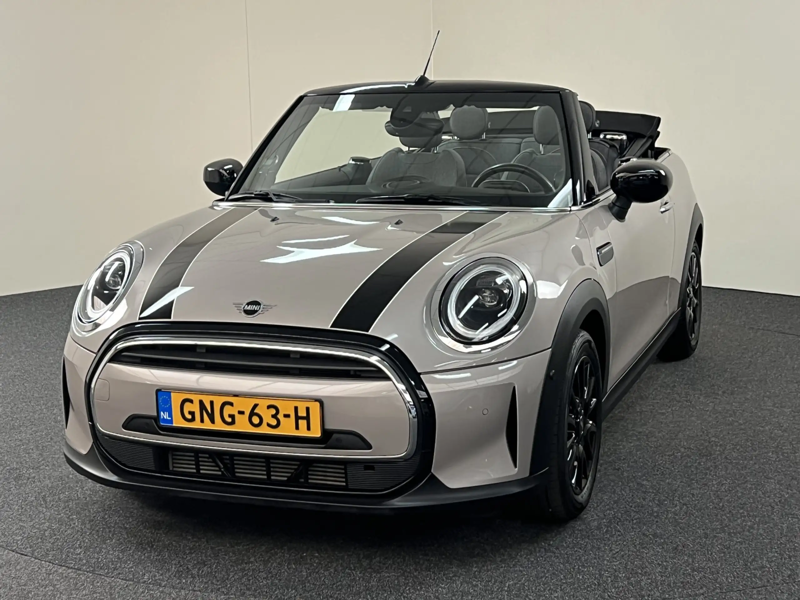 MINI - Cooper Cabrio