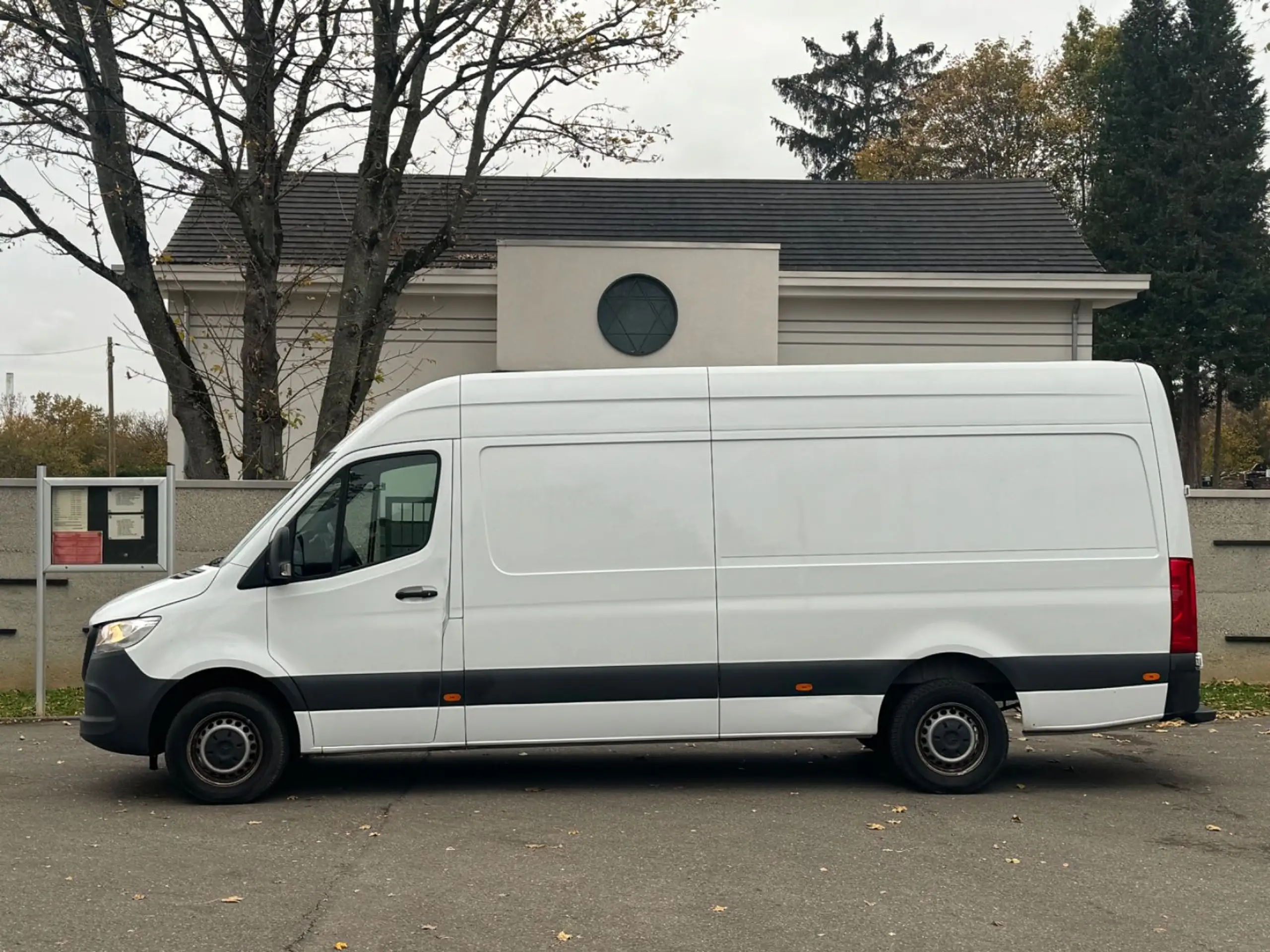 Mercedes-Benz - Sprinter