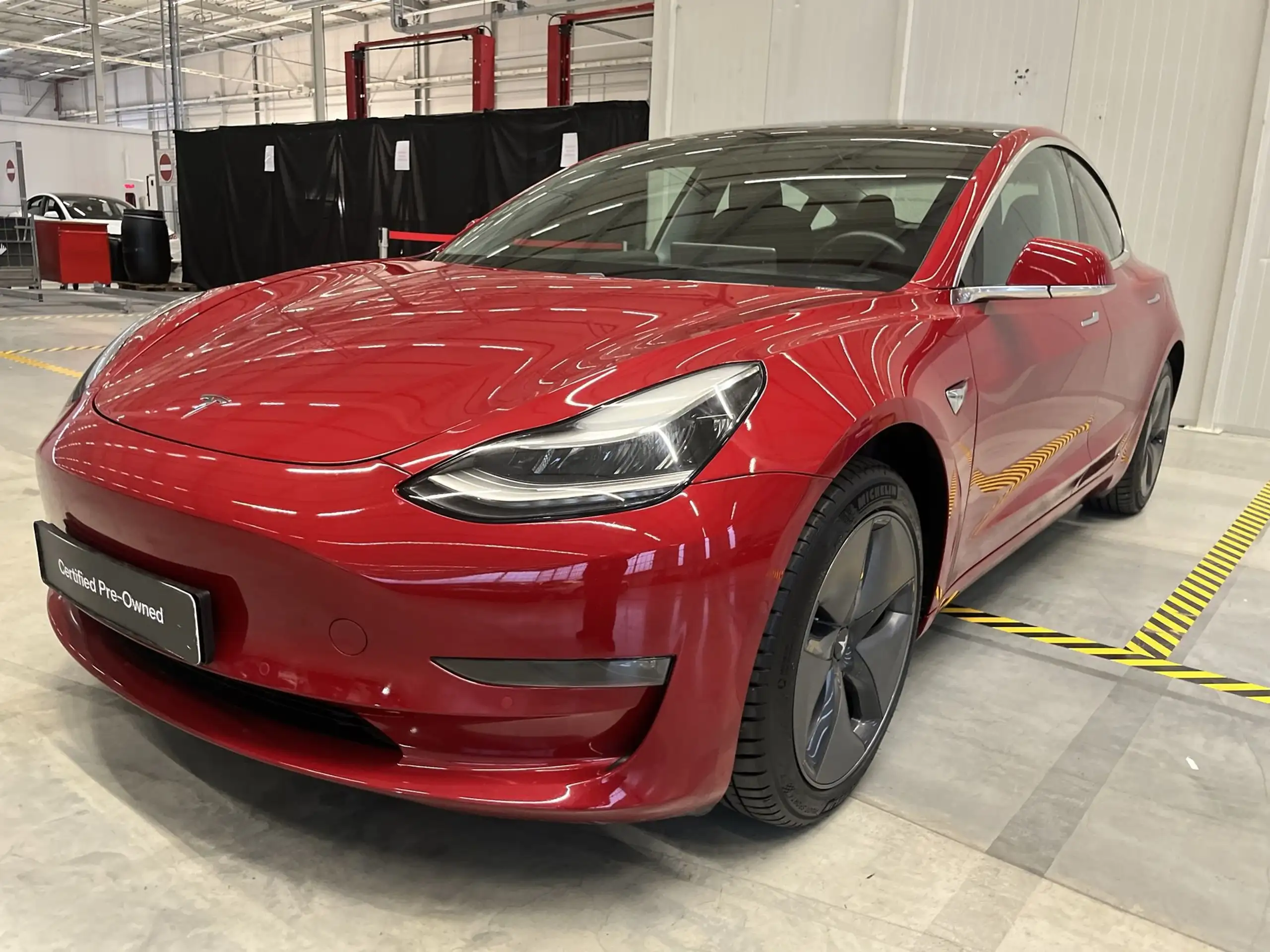 Tesla - Model 3