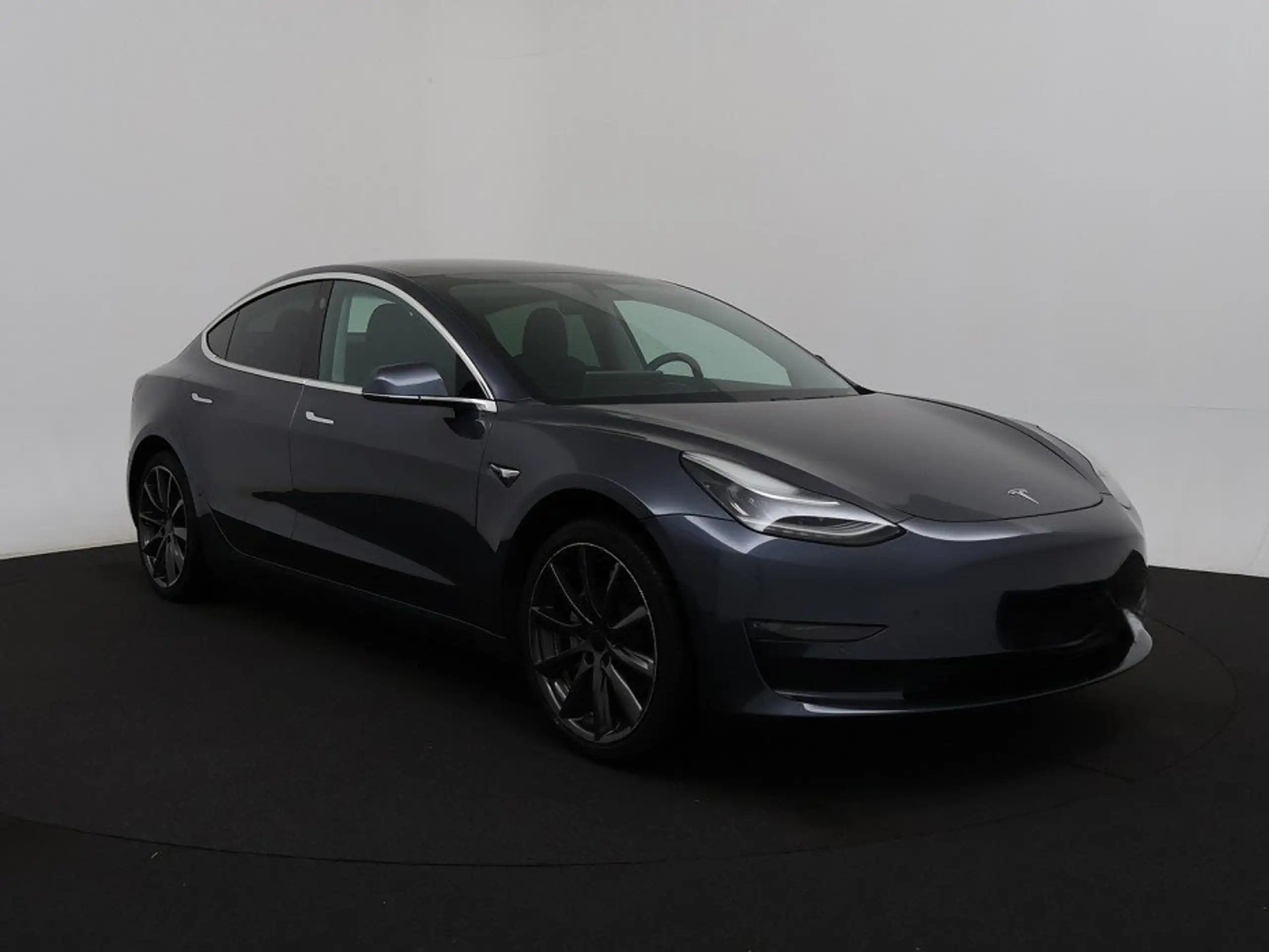 Tesla - Model 3