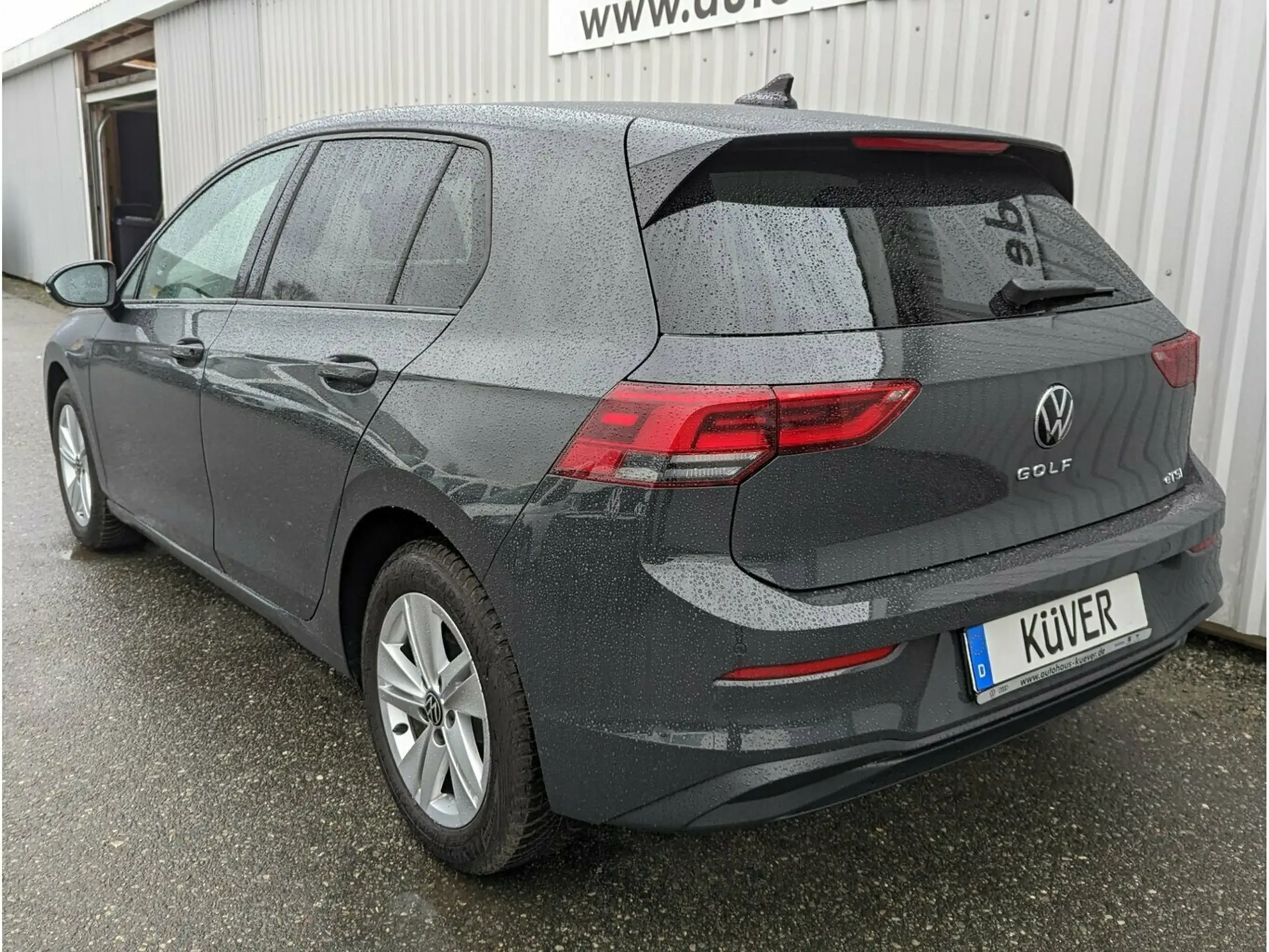 Volkswagen - Golf