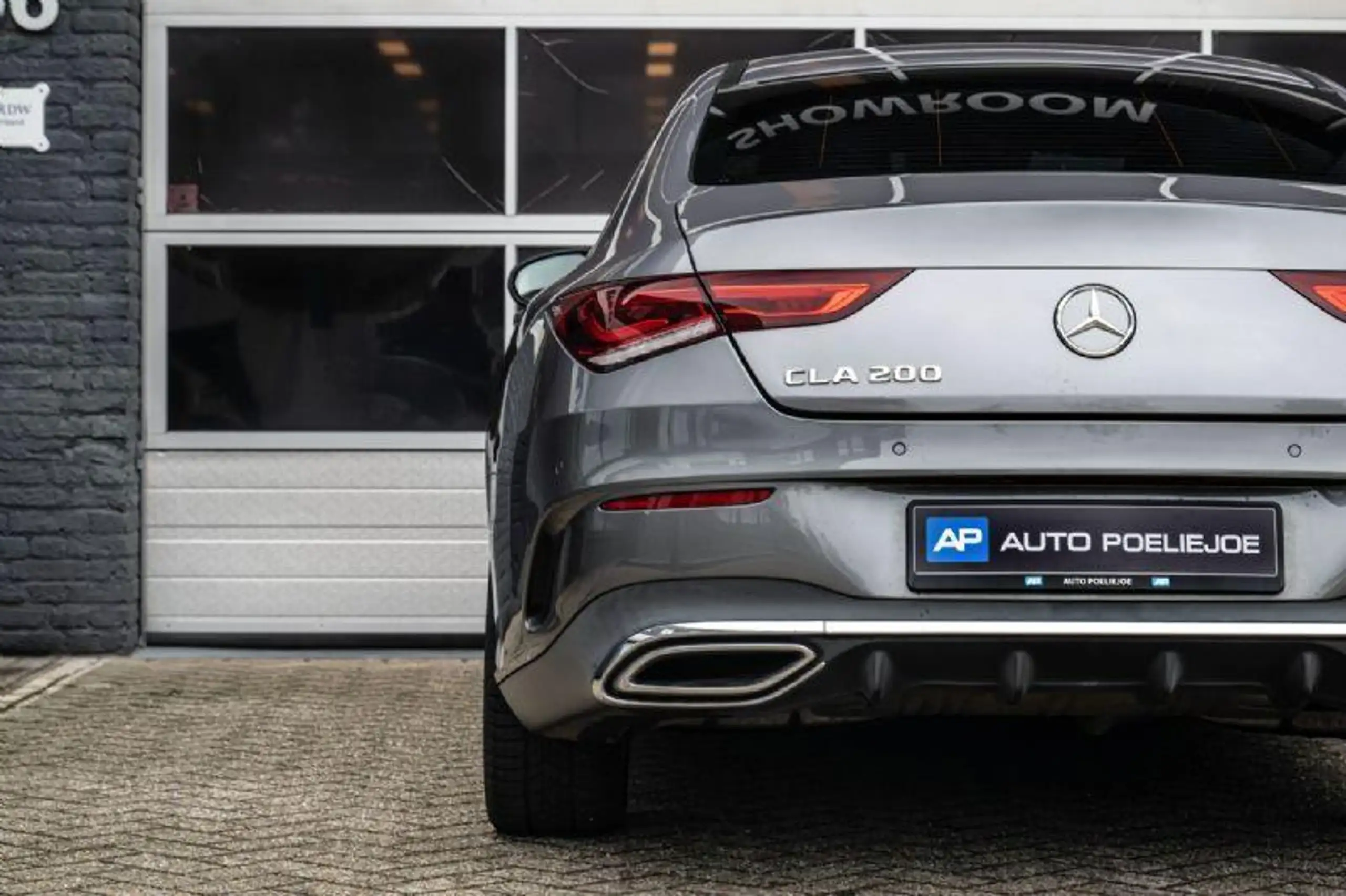 Mercedes-Benz - CLA 200