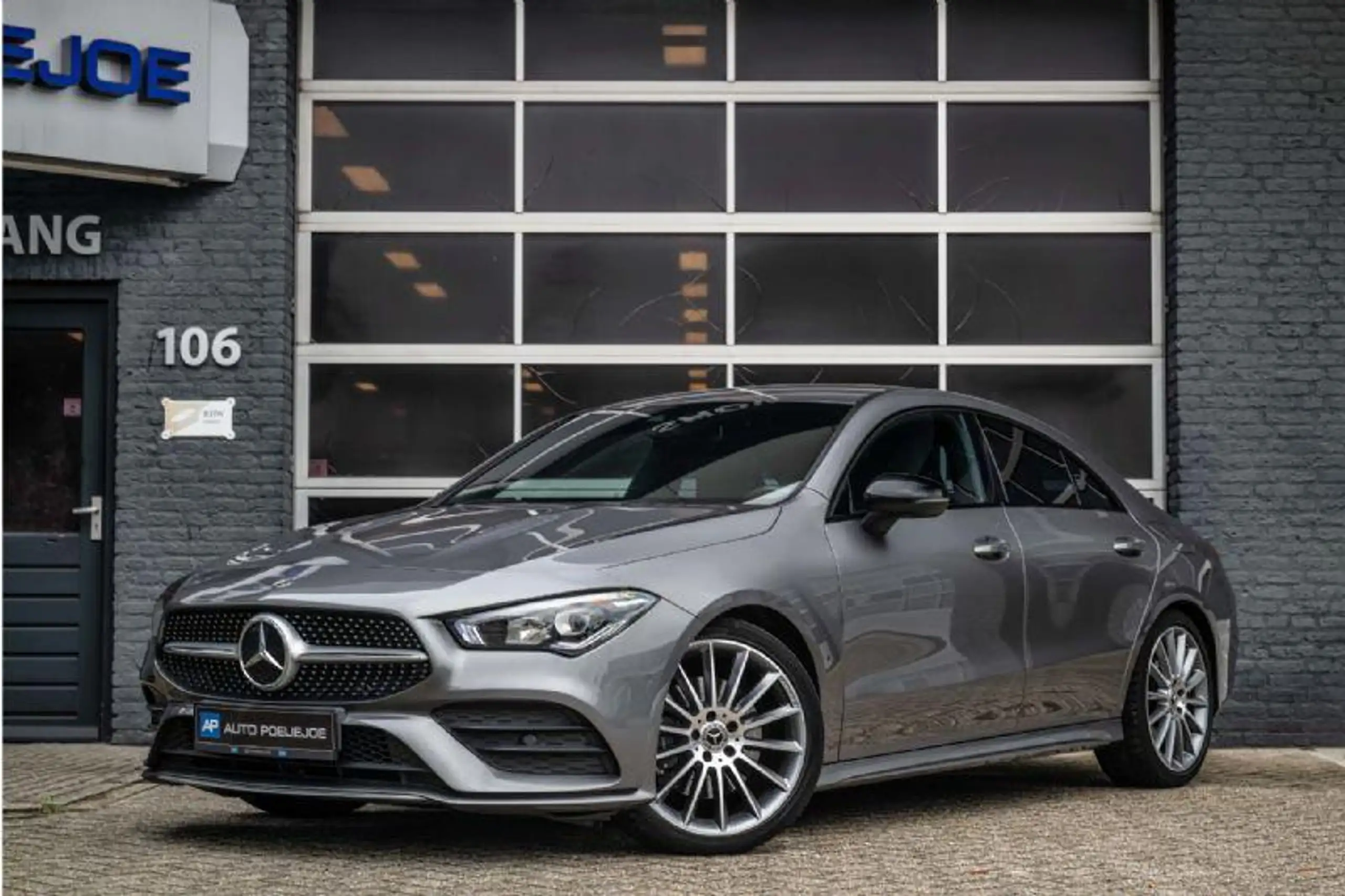 Mercedes-Benz - CLA 200