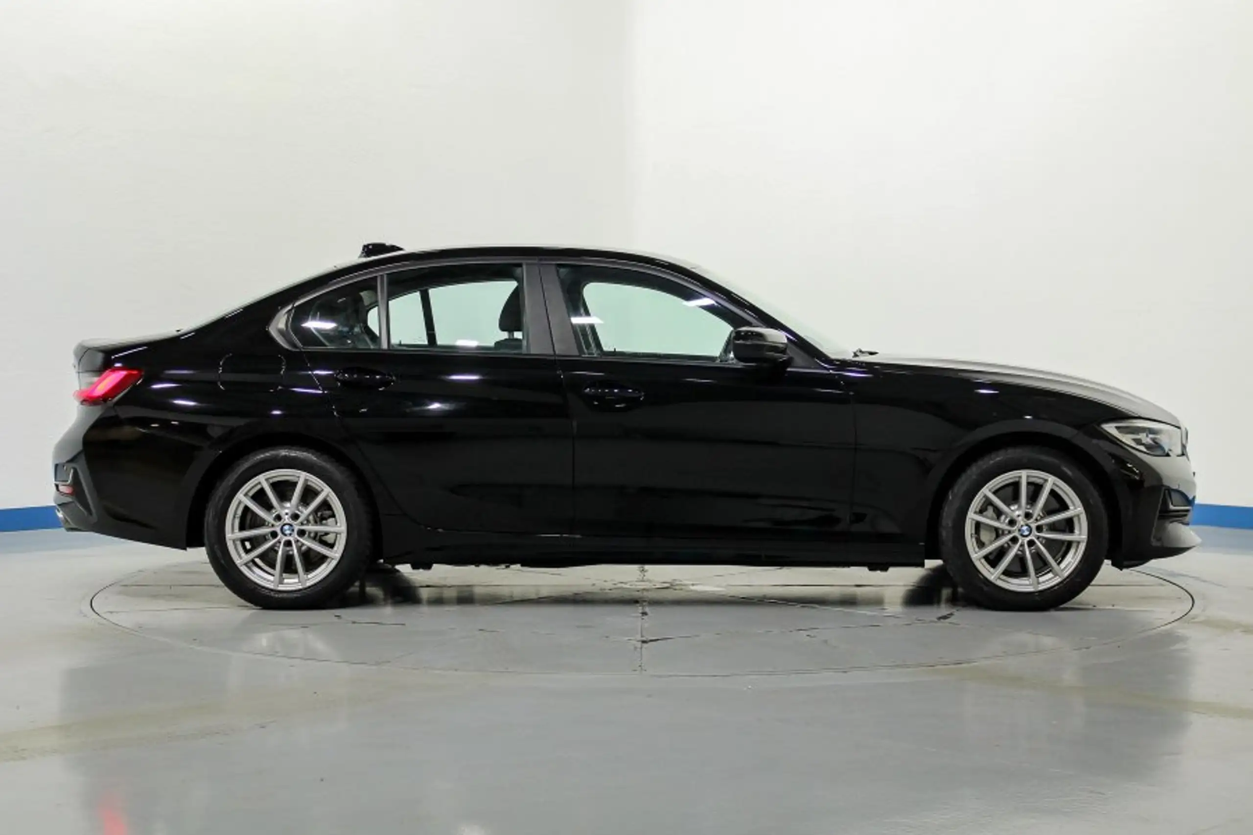 BMW - 330