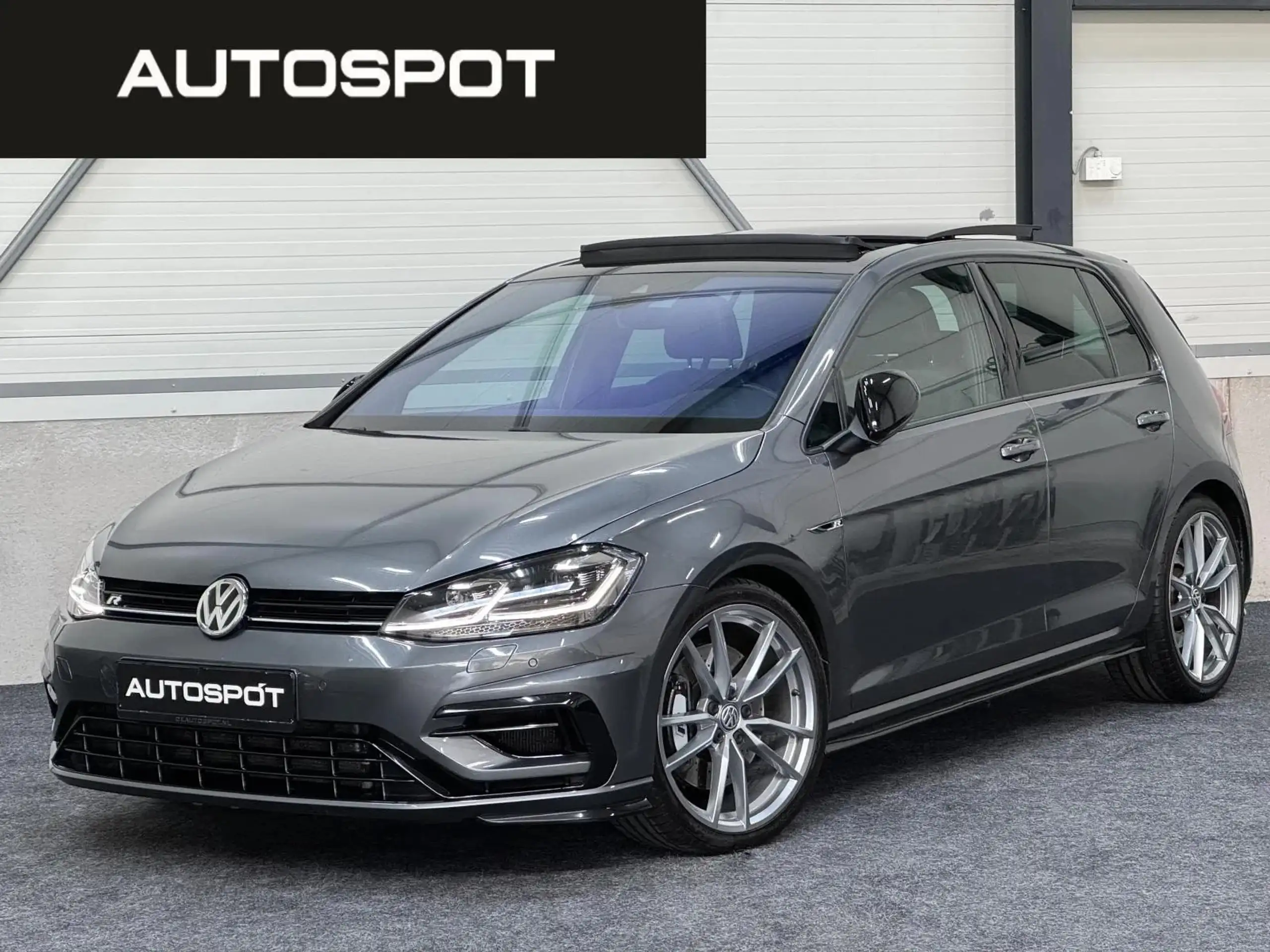 Volkswagen - Golf R