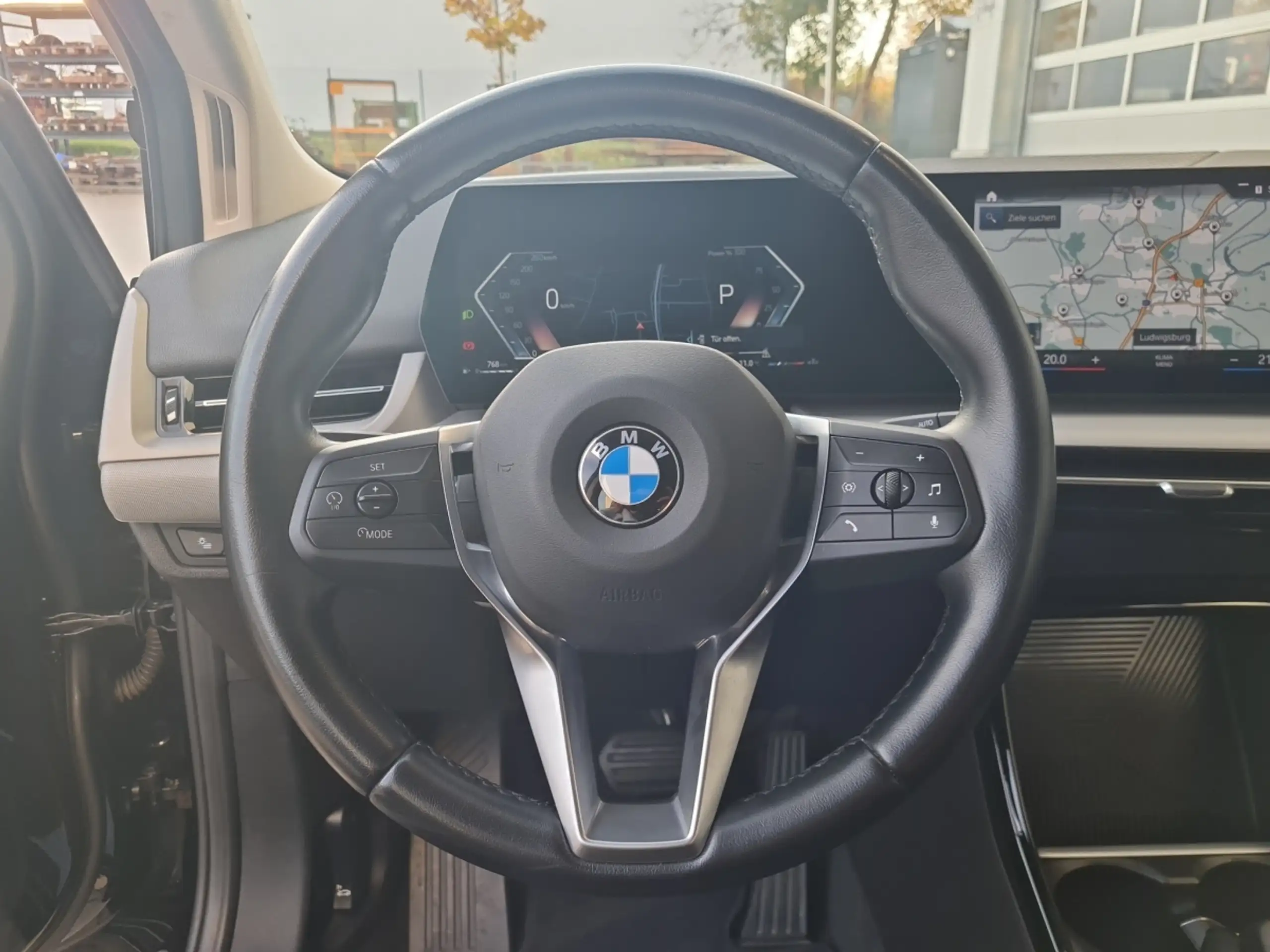 BMW - 218