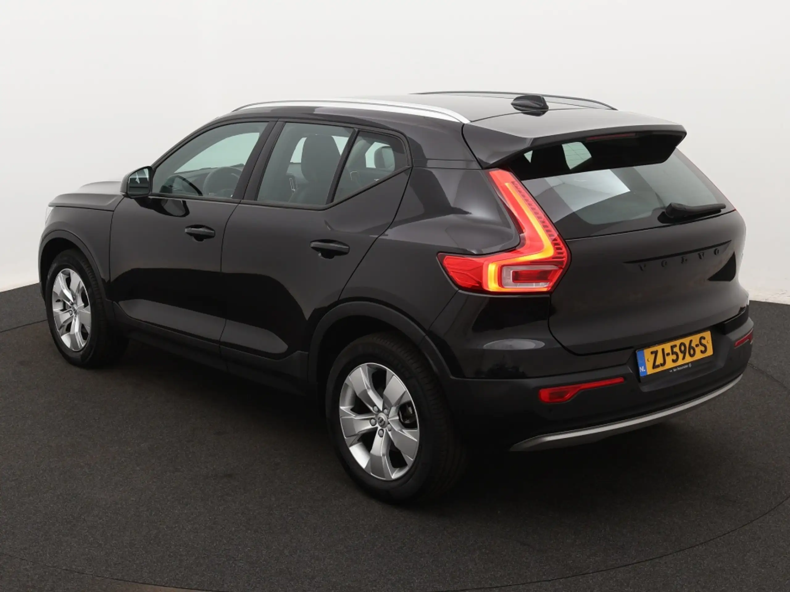 Volvo - XC40