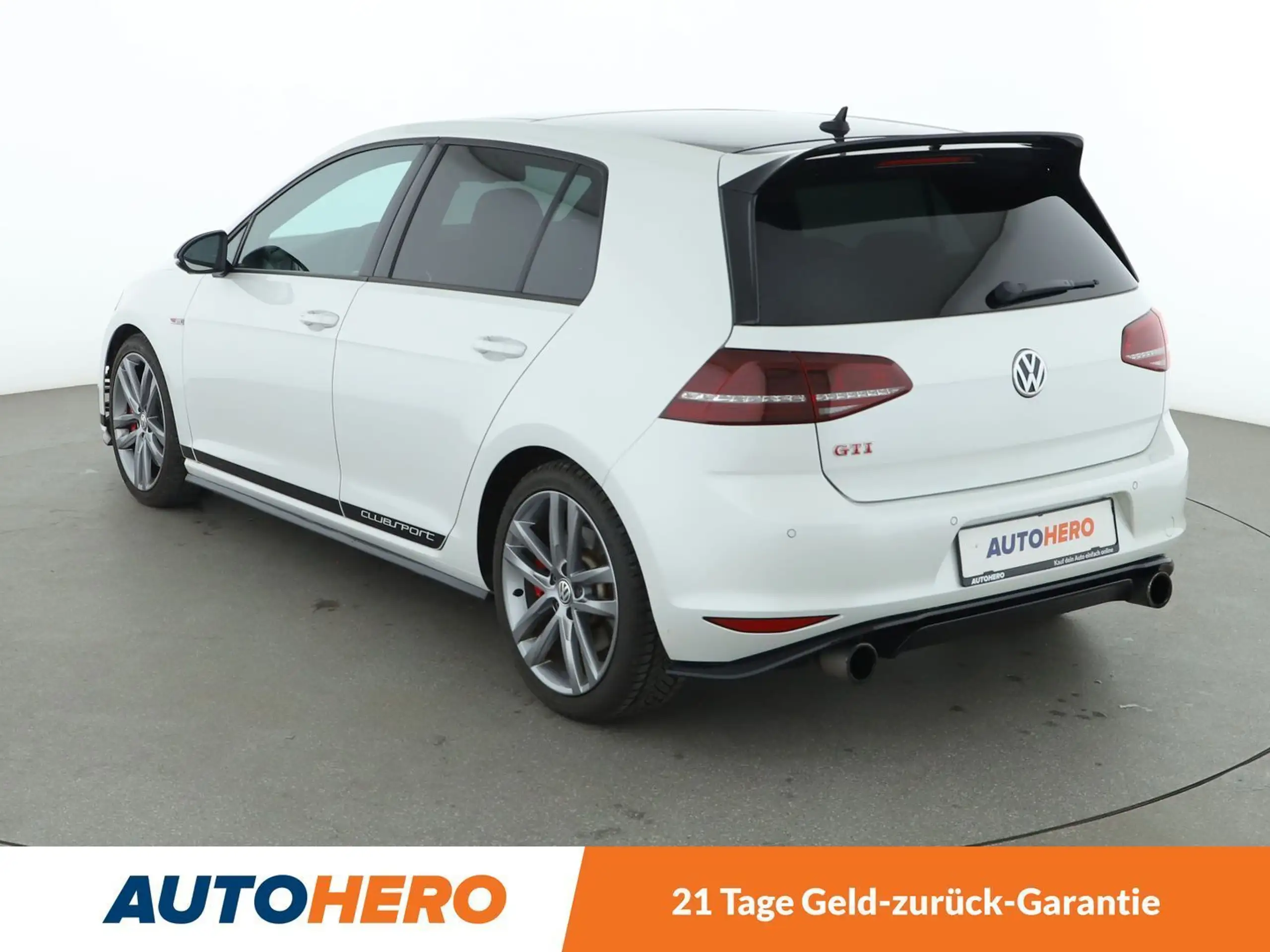 Volkswagen - Golf GTI