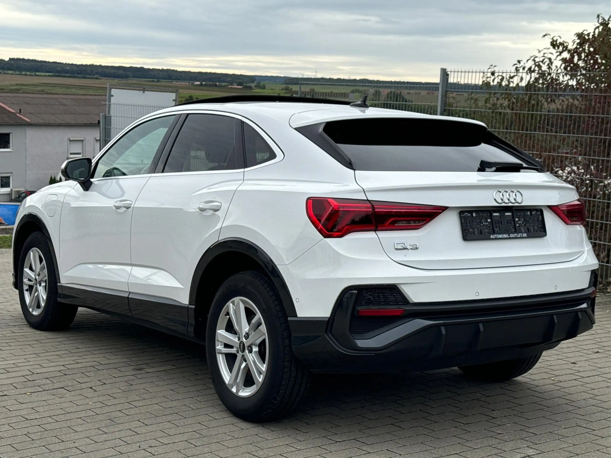 Audi - Q3