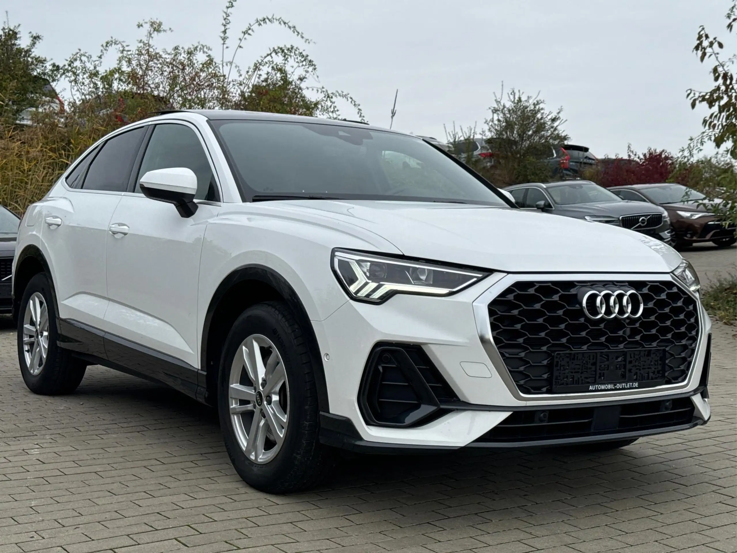 Audi - Q3