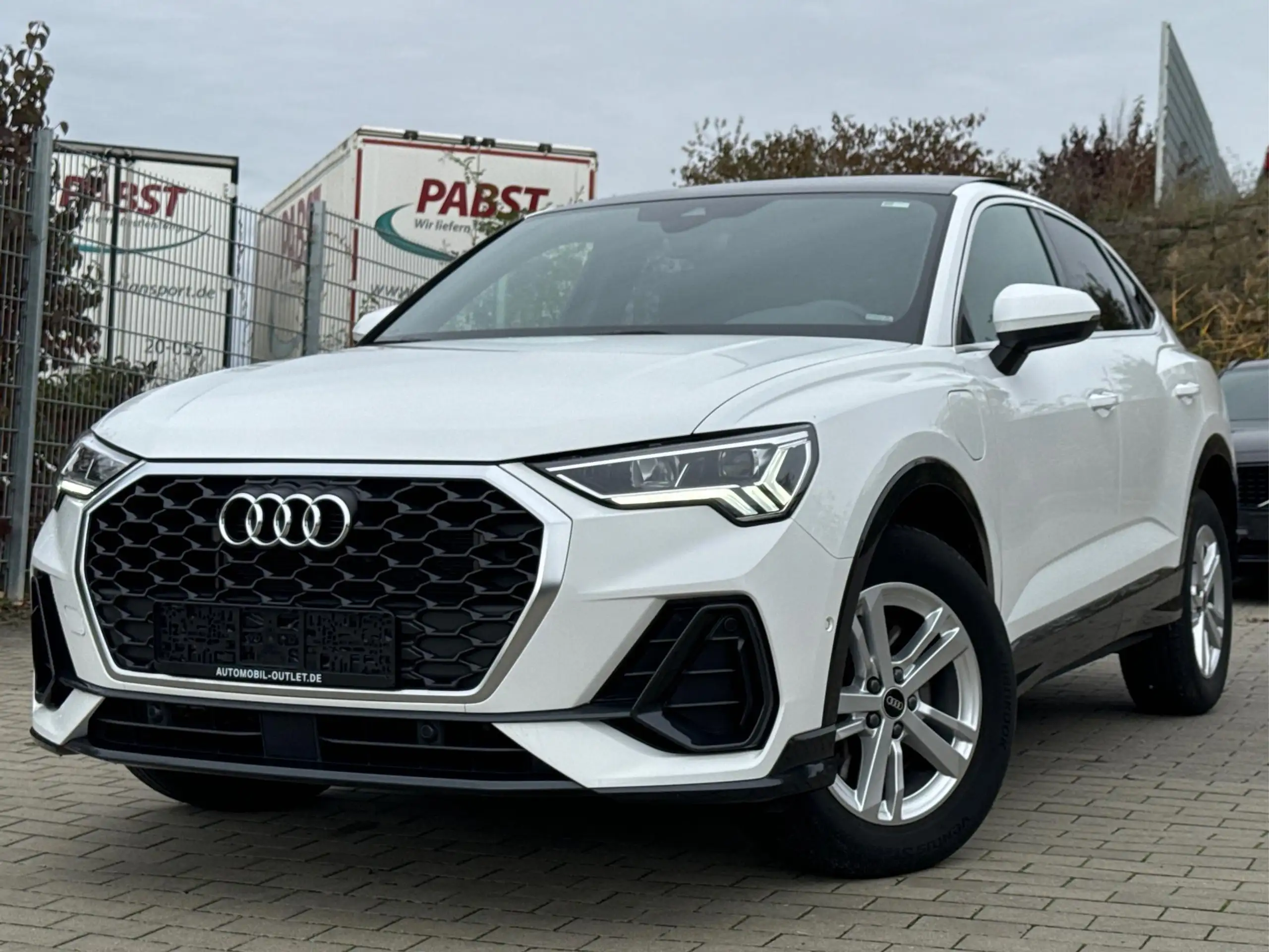 Audi - Q3