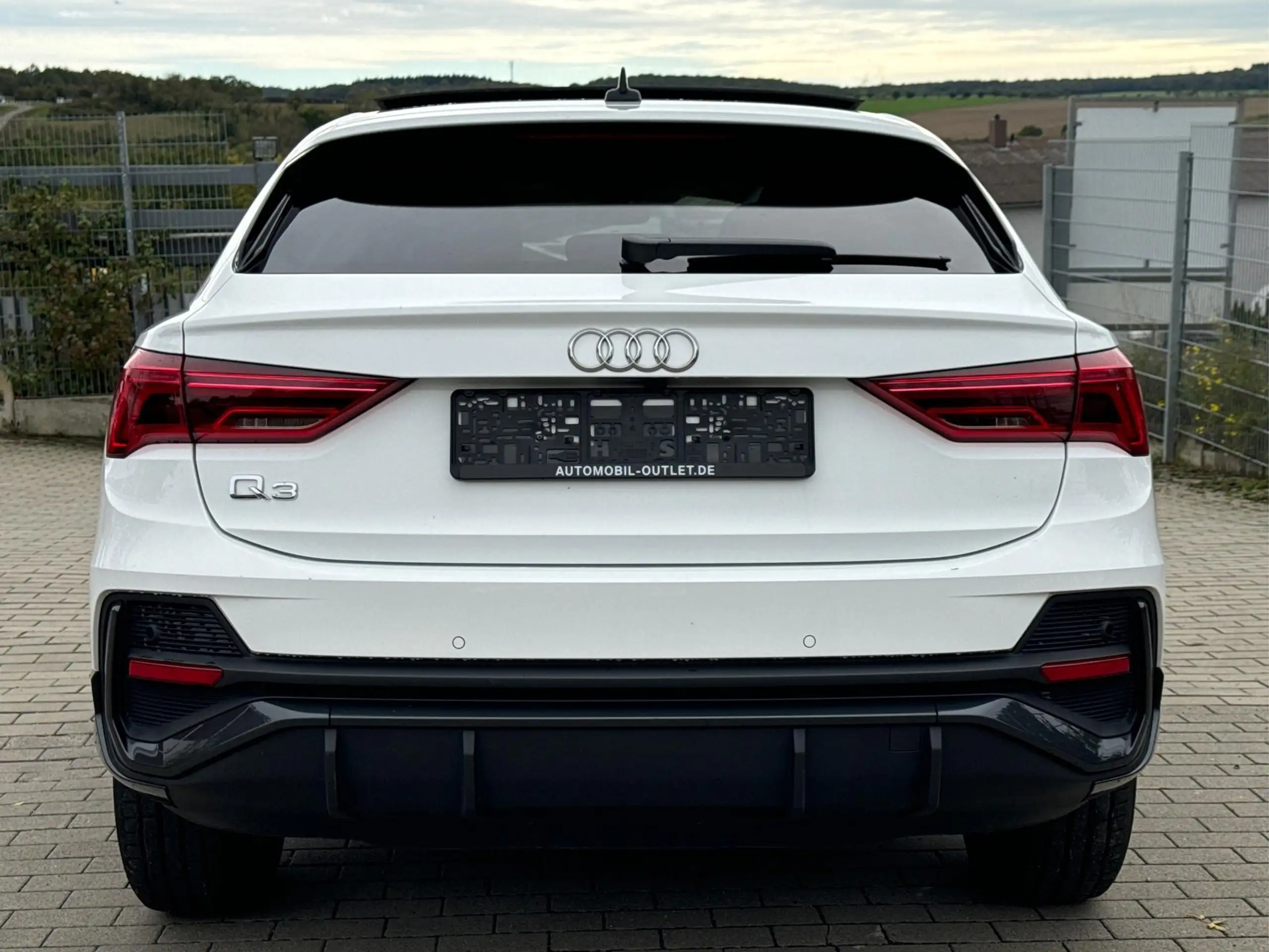 Audi - Q3