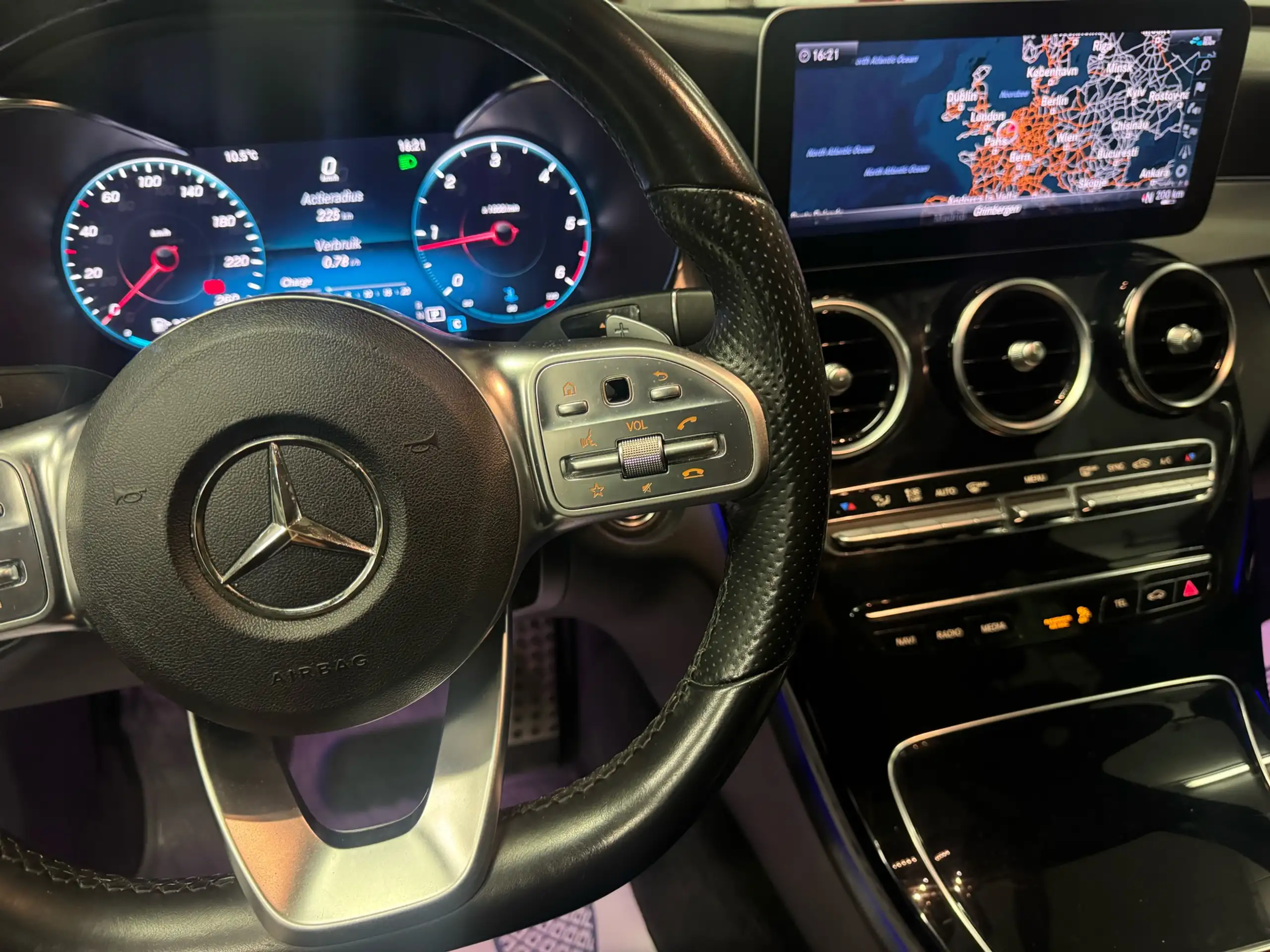 Mercedes-Benz - C 220