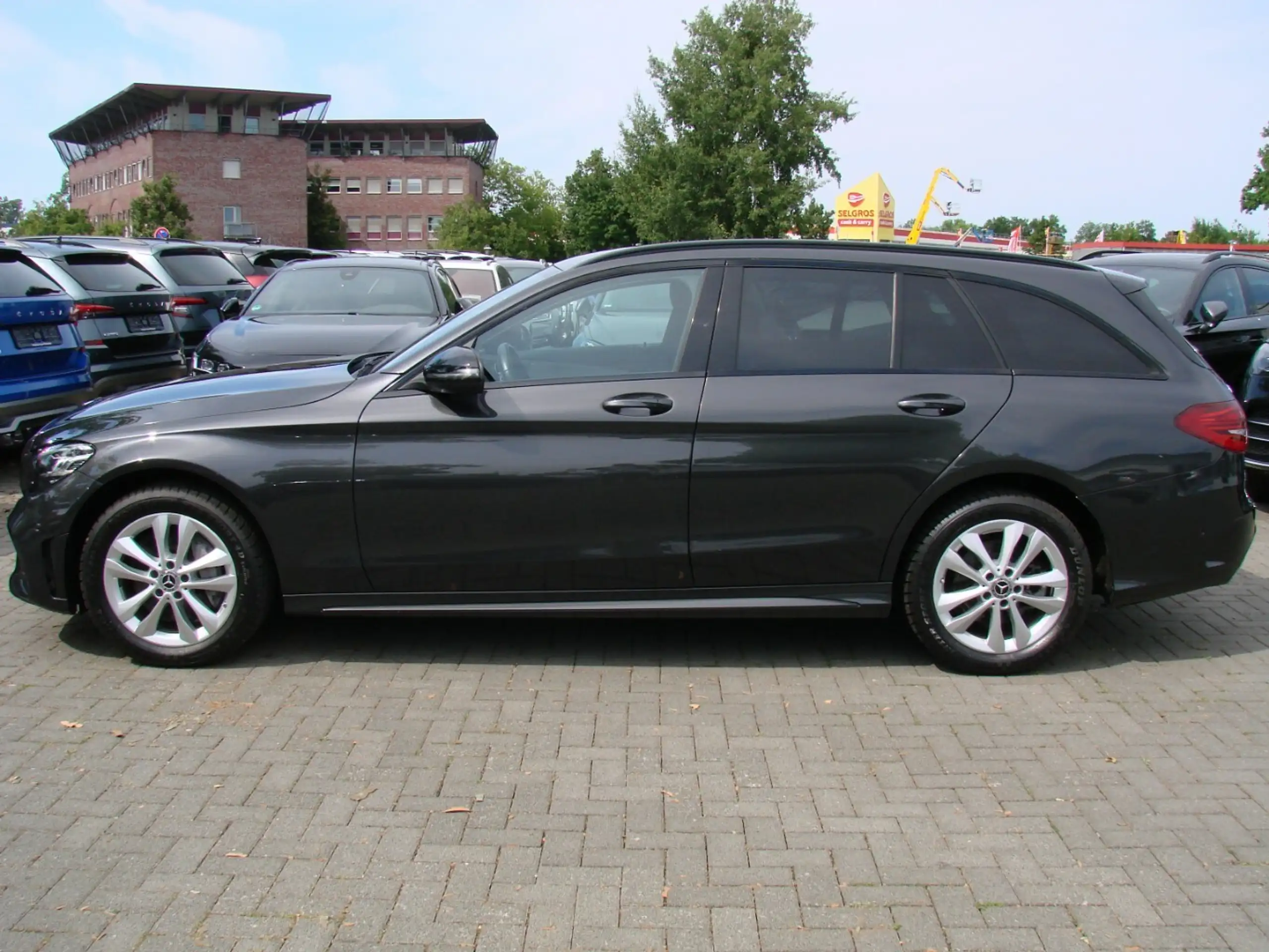 Mercedes-Benz - C 220