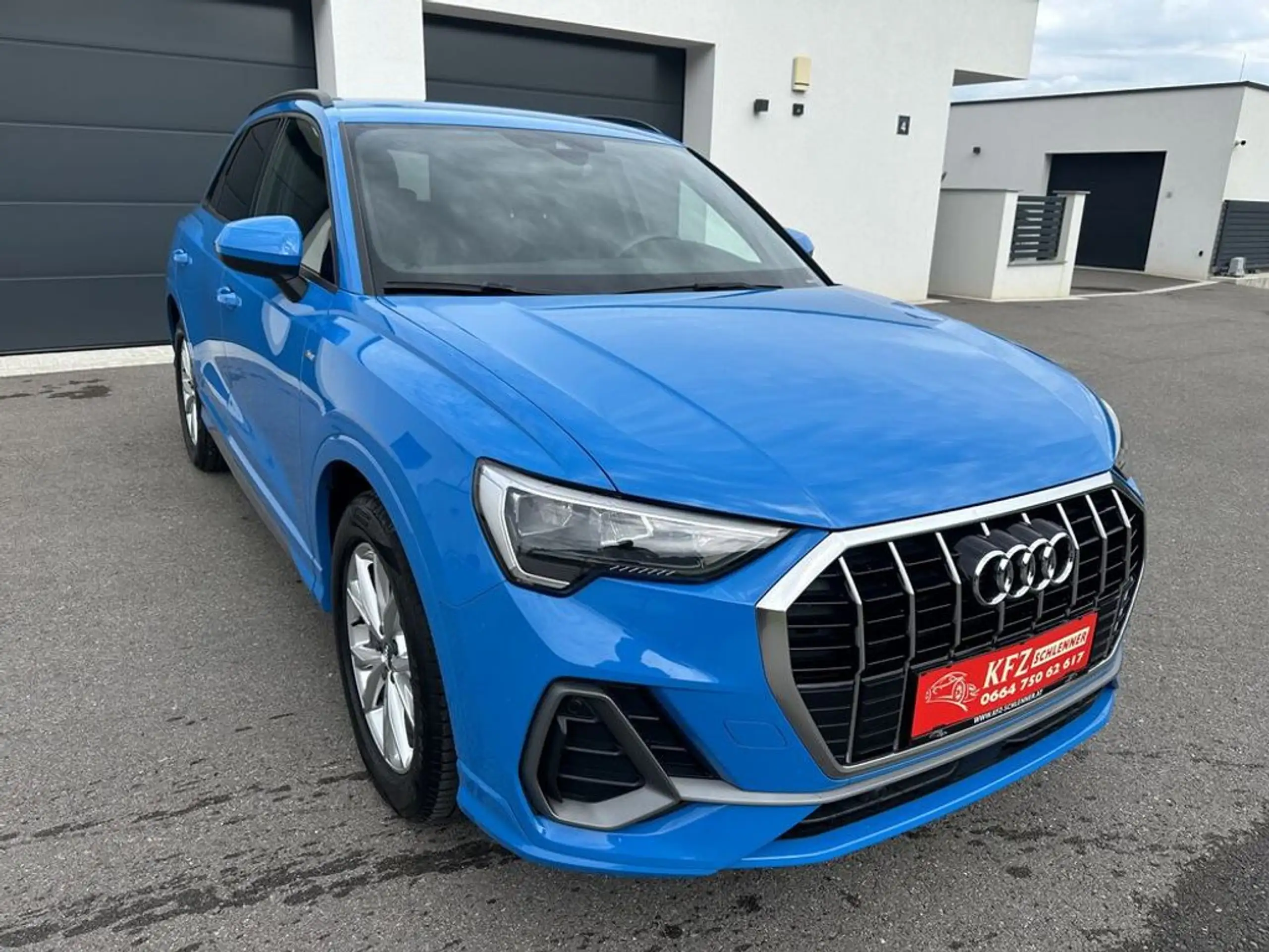 Audi - Q3