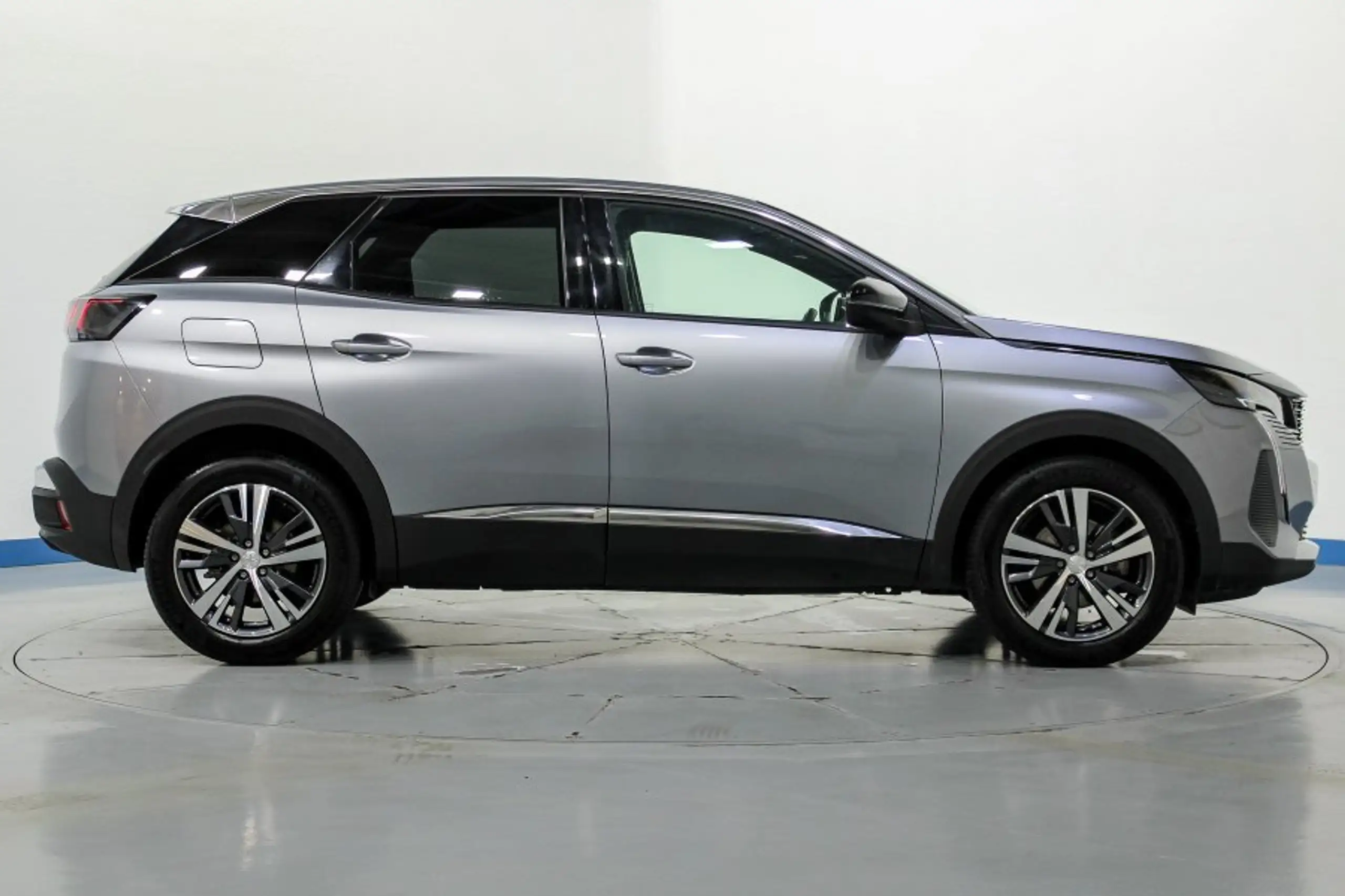 Peugeot - 3008