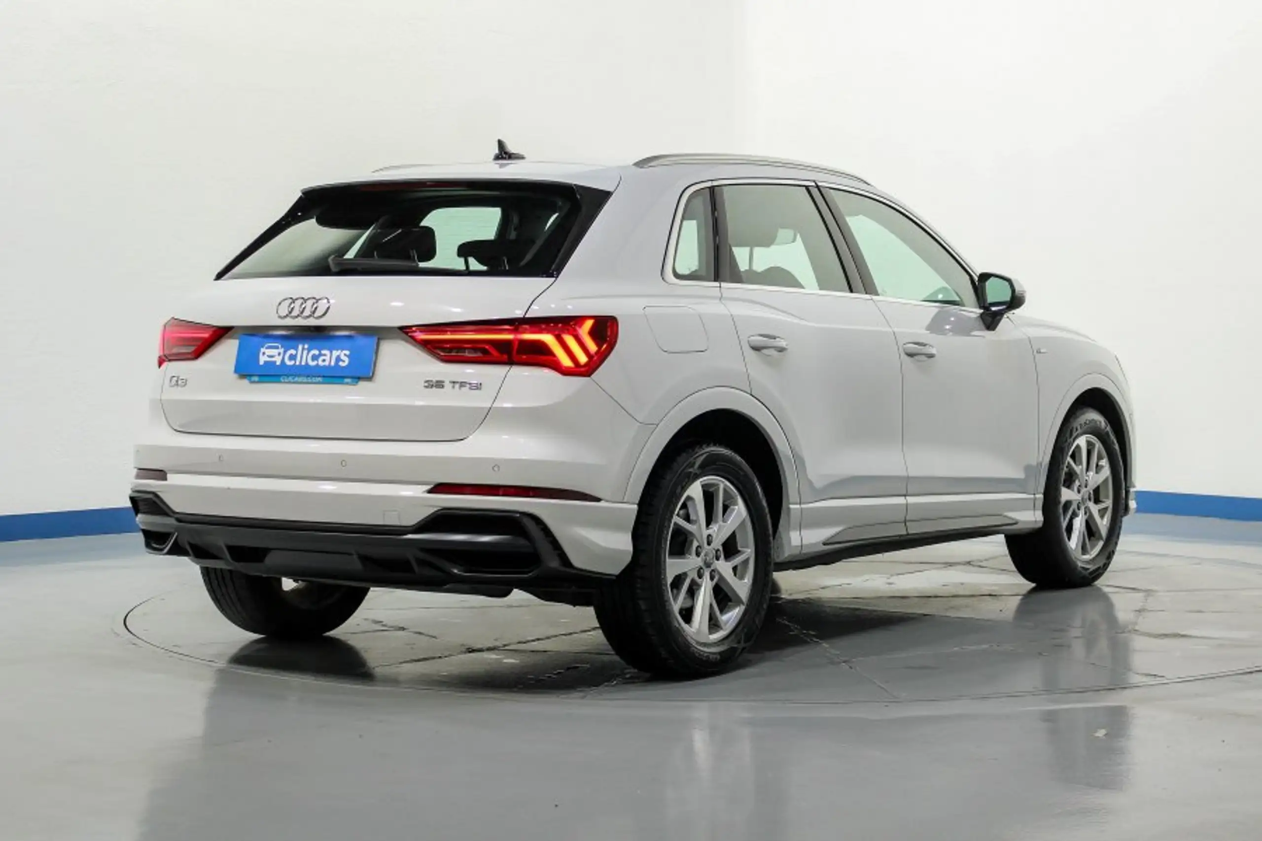 Audi - Q3