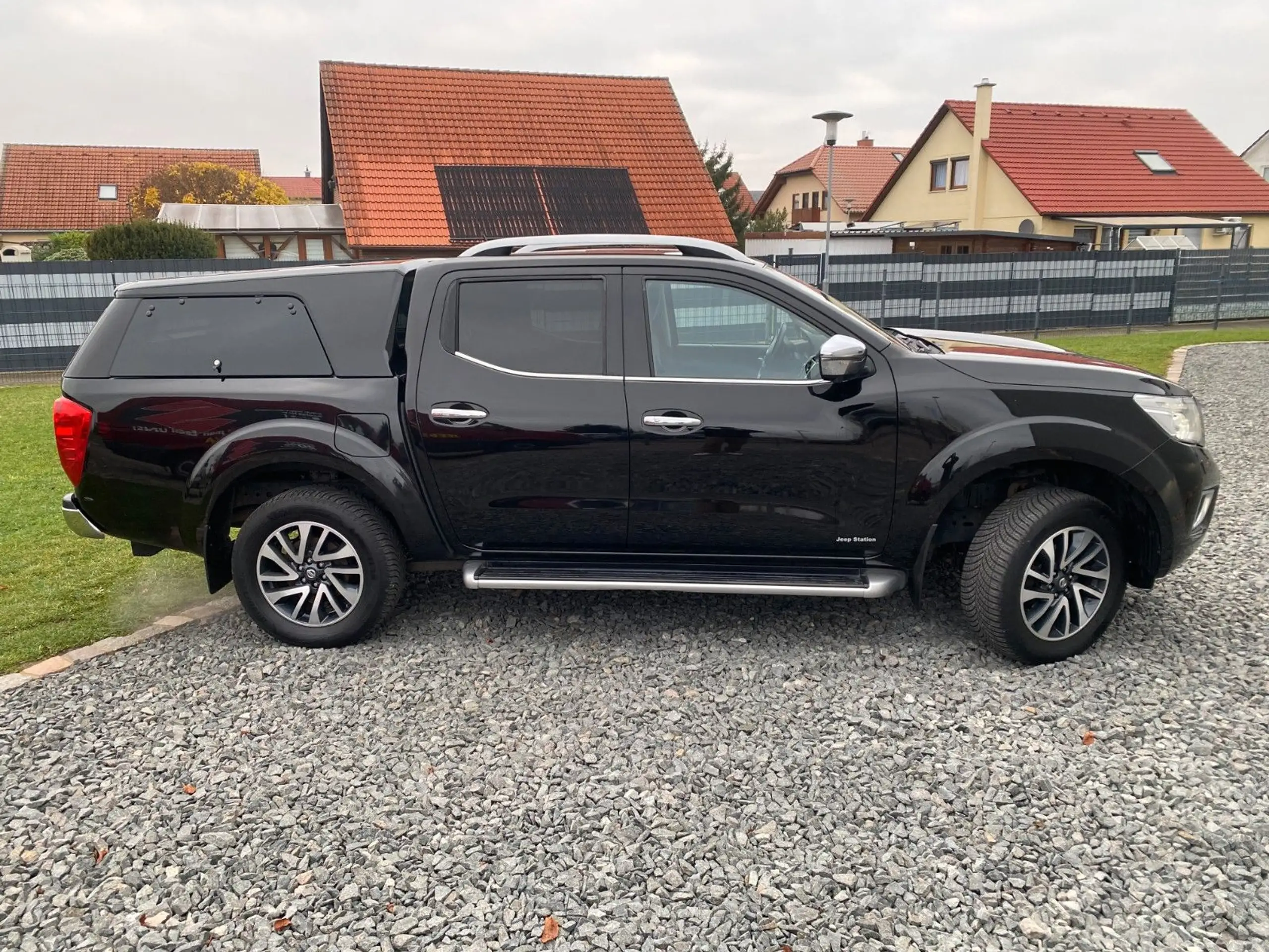 Nissan - Navara