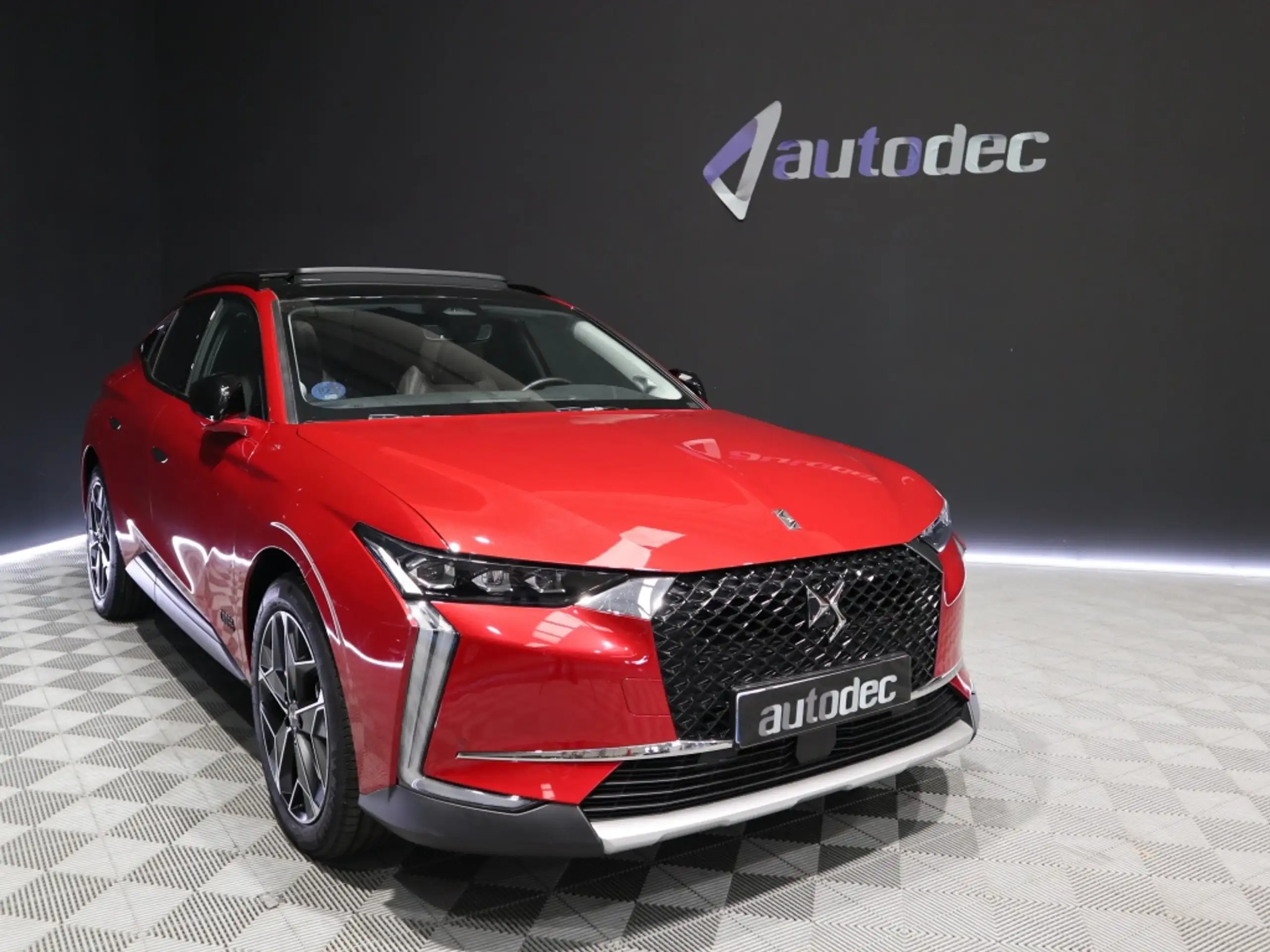 DS Automobiles - DS 4