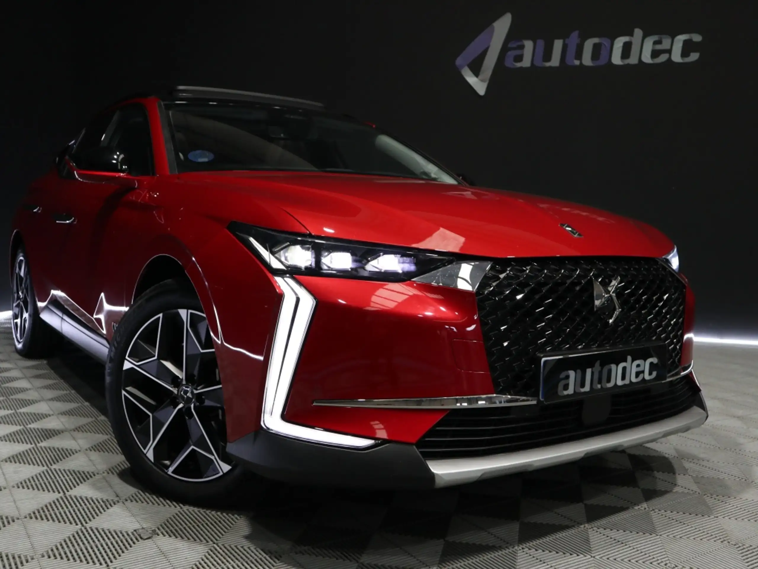 DS Automobiles - DS 4