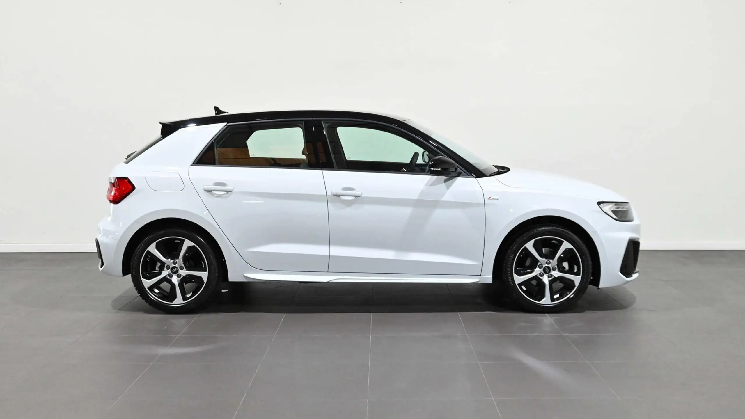 Audi - A1