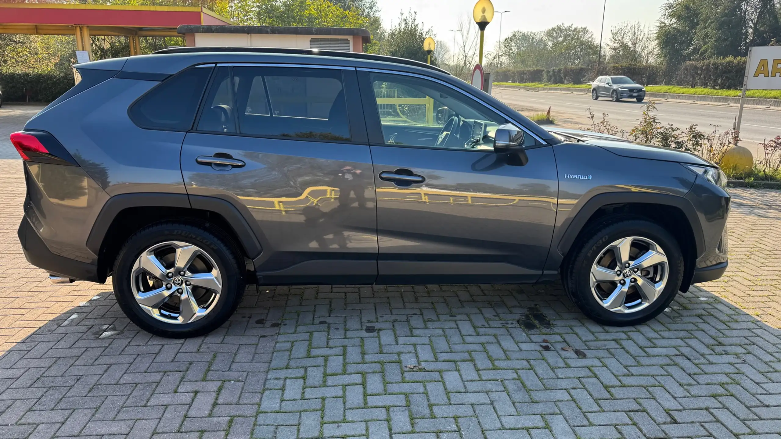 Toyota - RAV 4