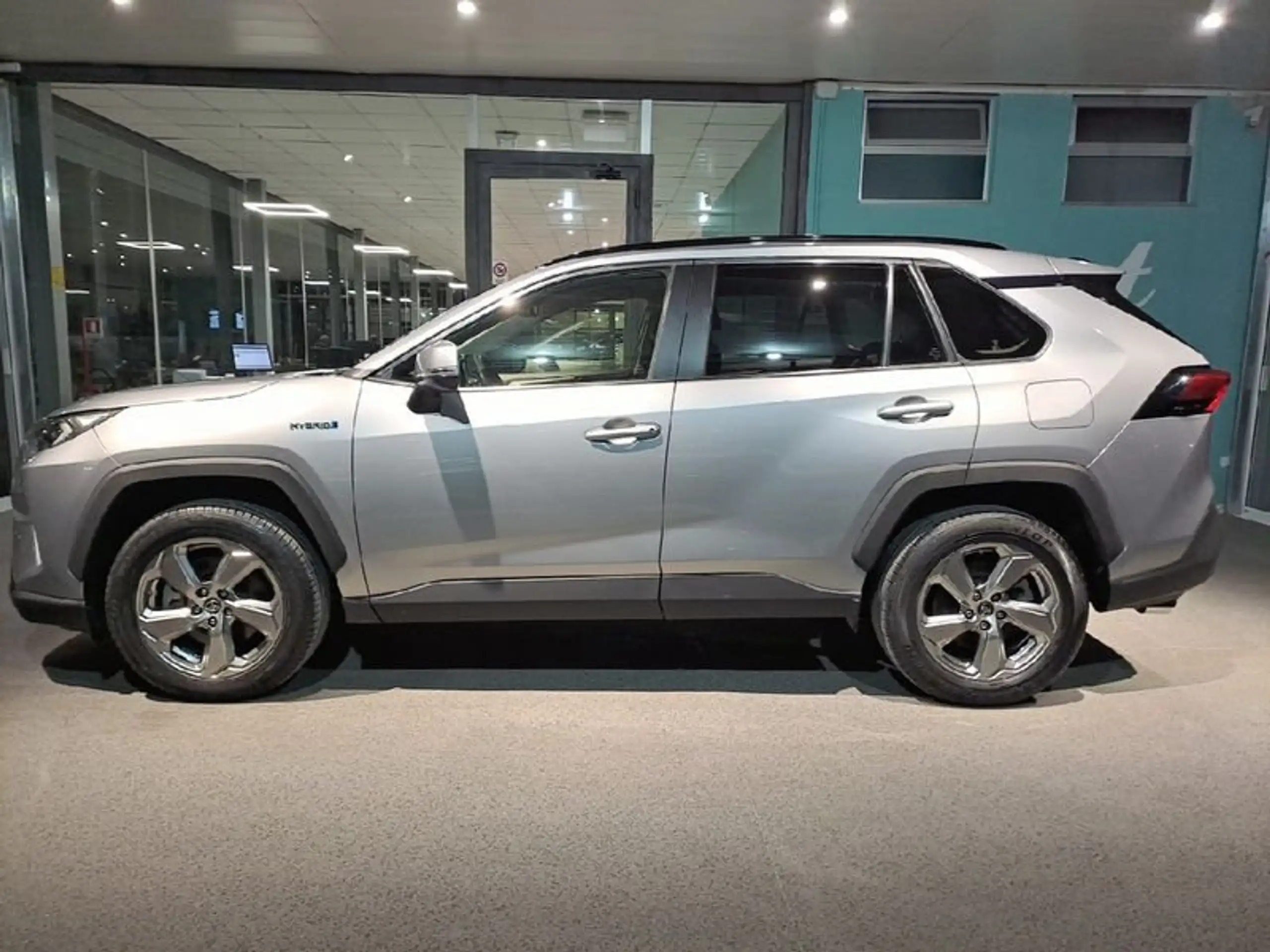 Toyota - RAV 4