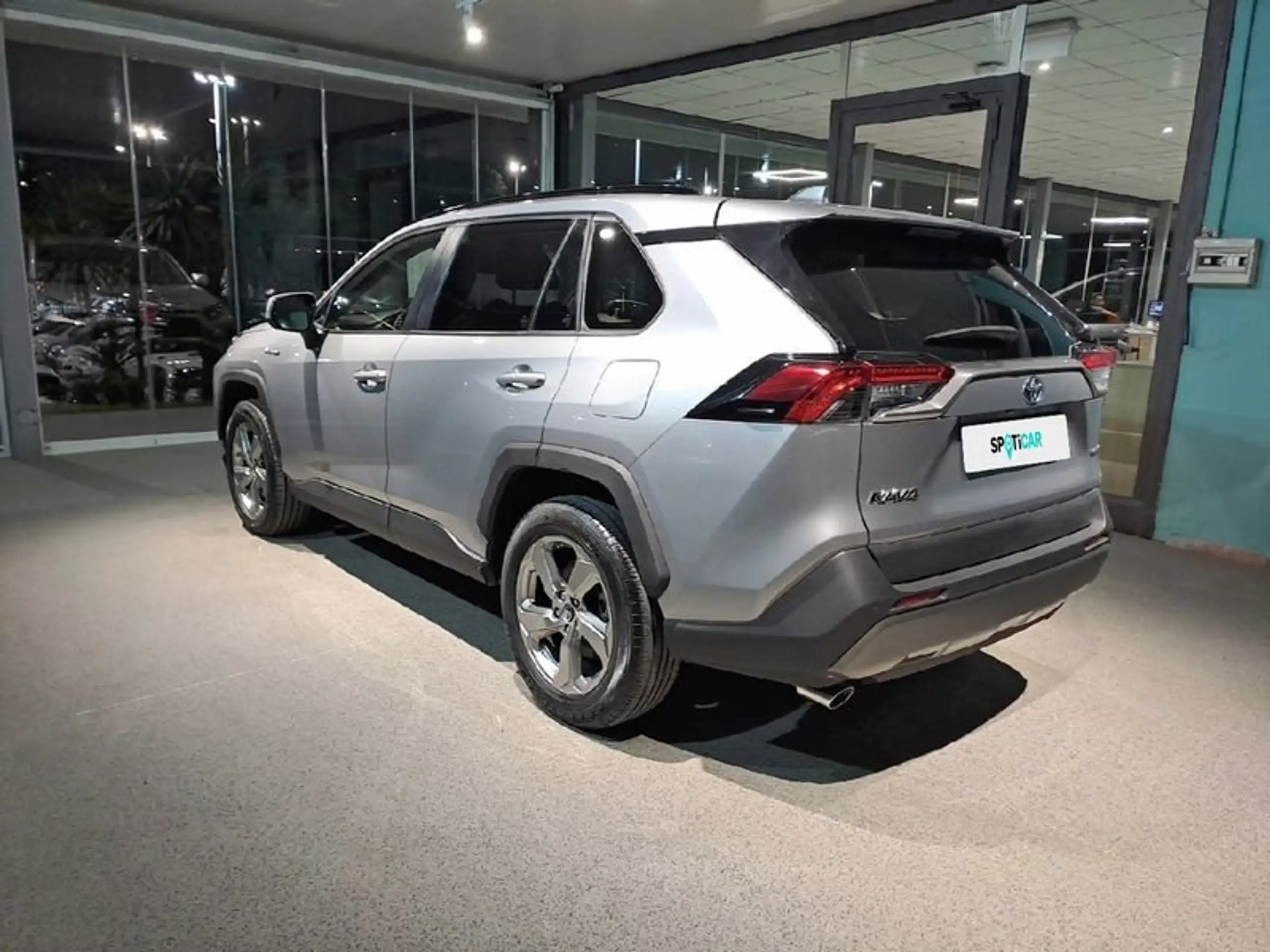 Toyota - RAV 4