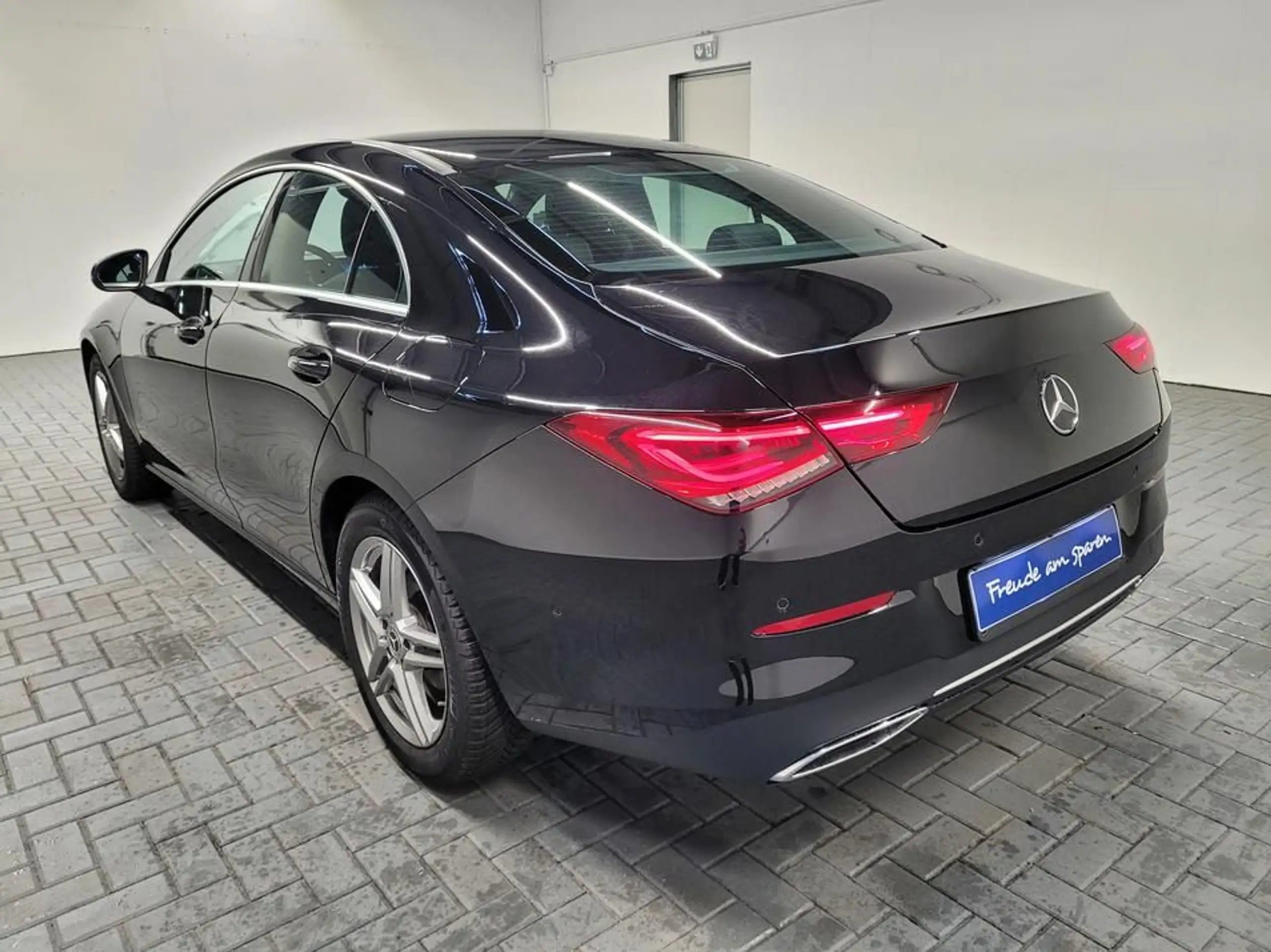 Mercedes-Benz - CLA 180