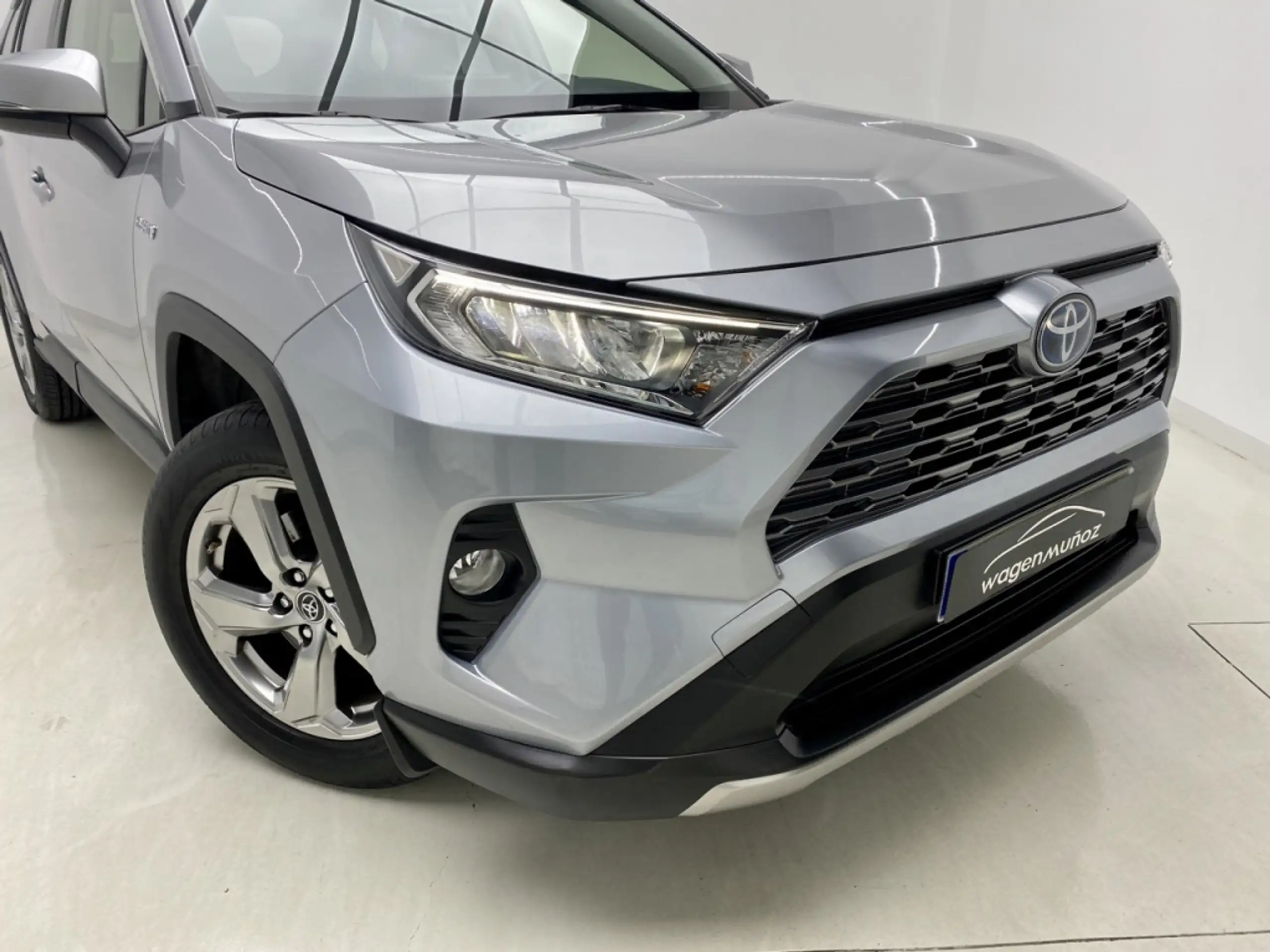 Toyota - RAV 4